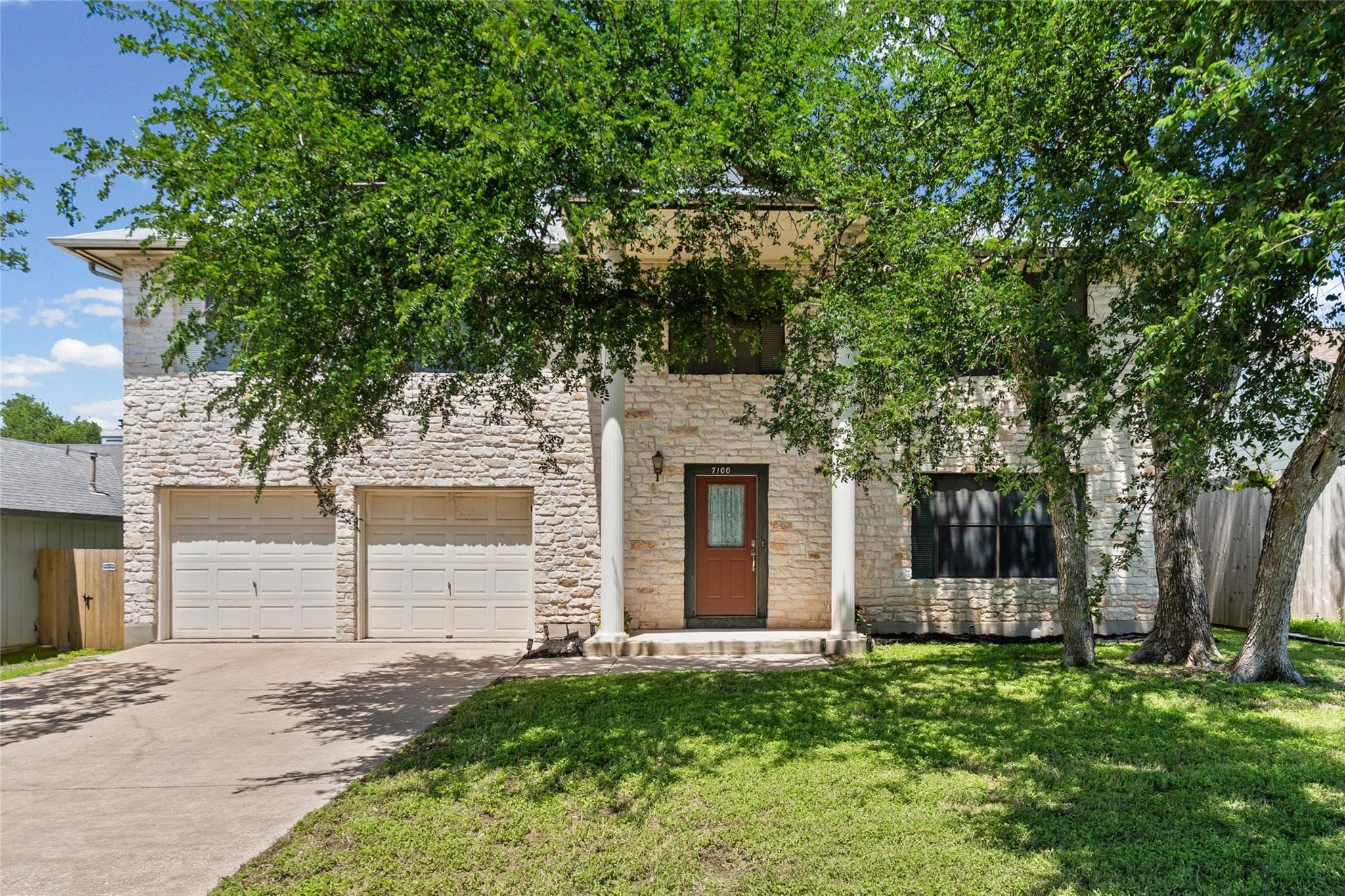 7100 Pine Bluffs Trl
