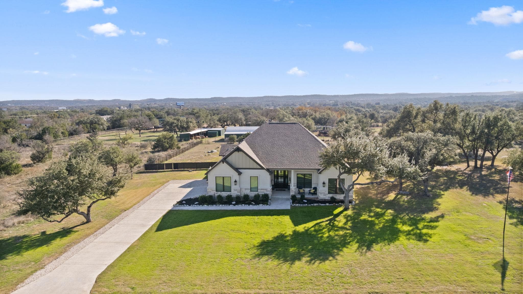 225 Spicewood Trails Dr
