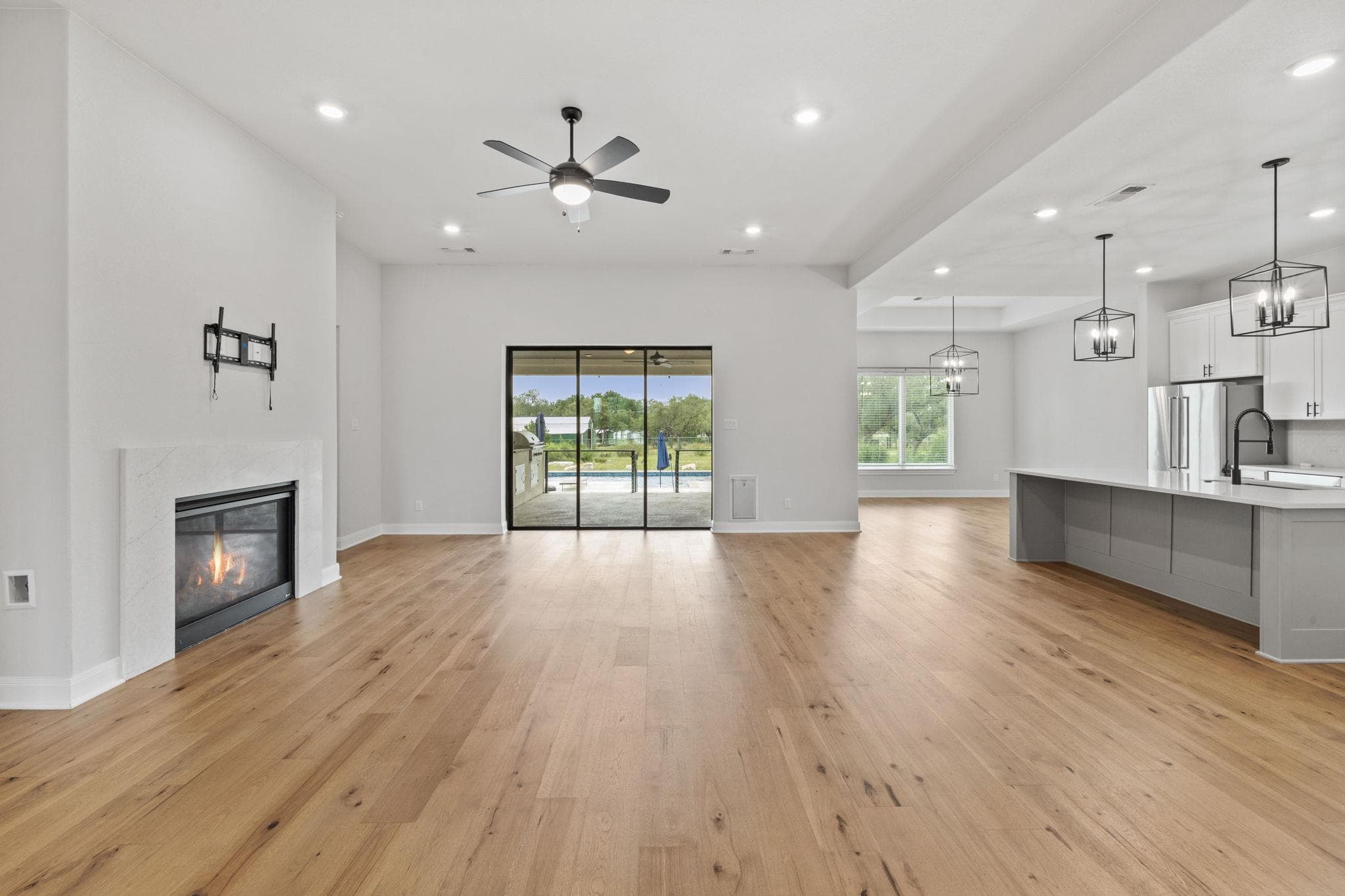 225 Spicewood Trails Dr