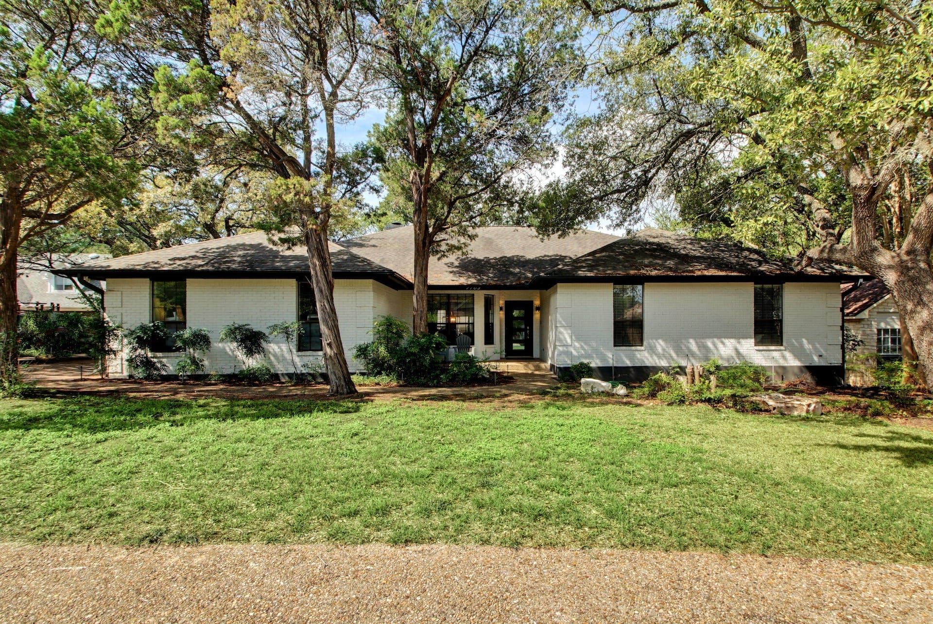7103 Anaqua Dr
