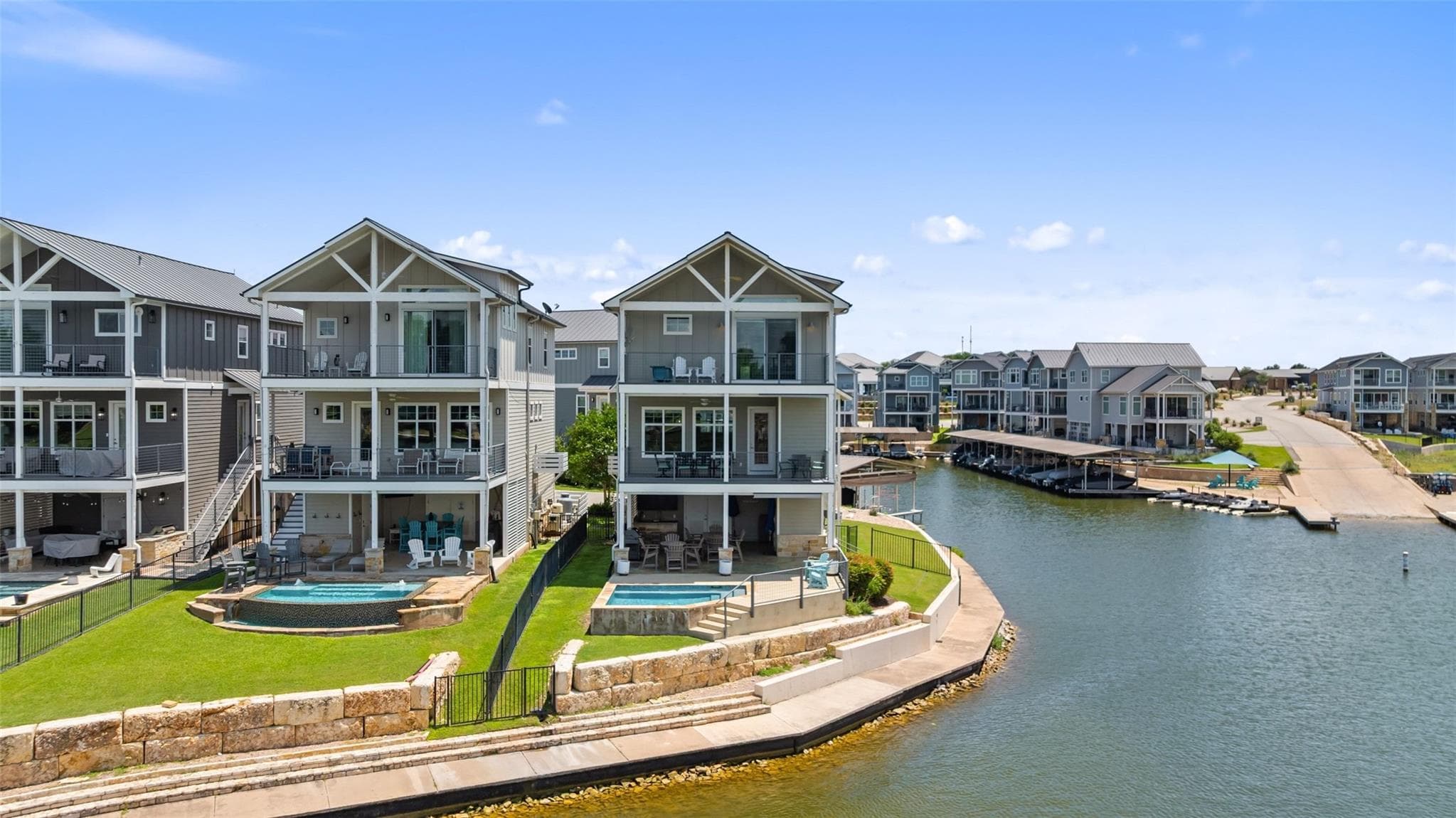 412 Island Cir