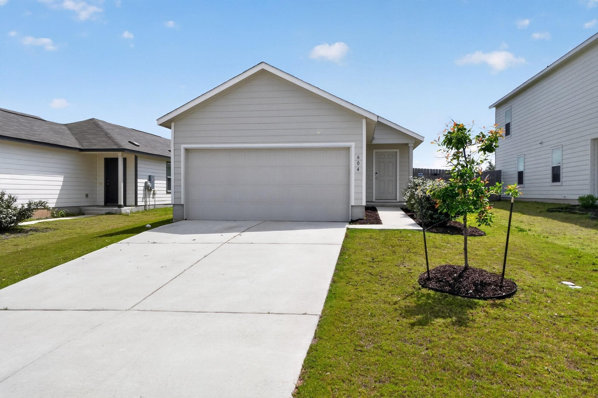 604 Marty Allen Loop