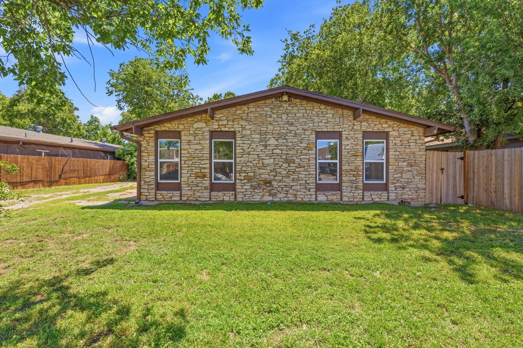 1911 Hearthside Dr #A/B