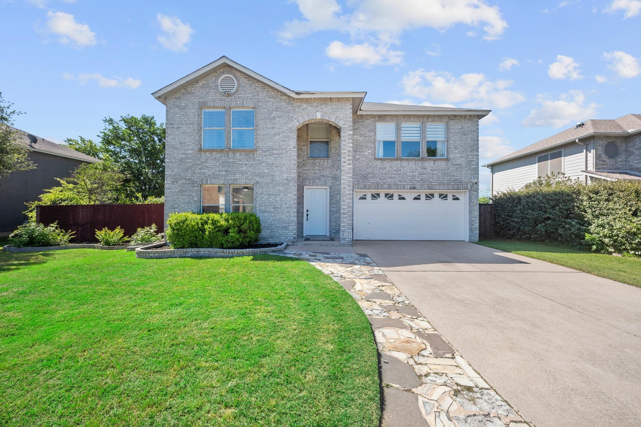 1606 Candlelight Dr