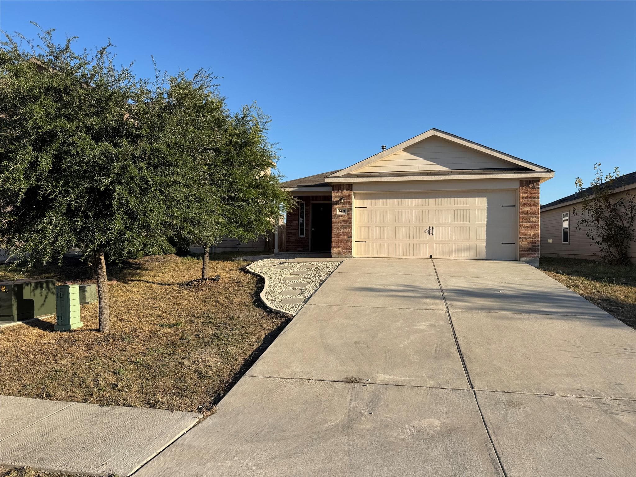 1421 Breanna Ln
