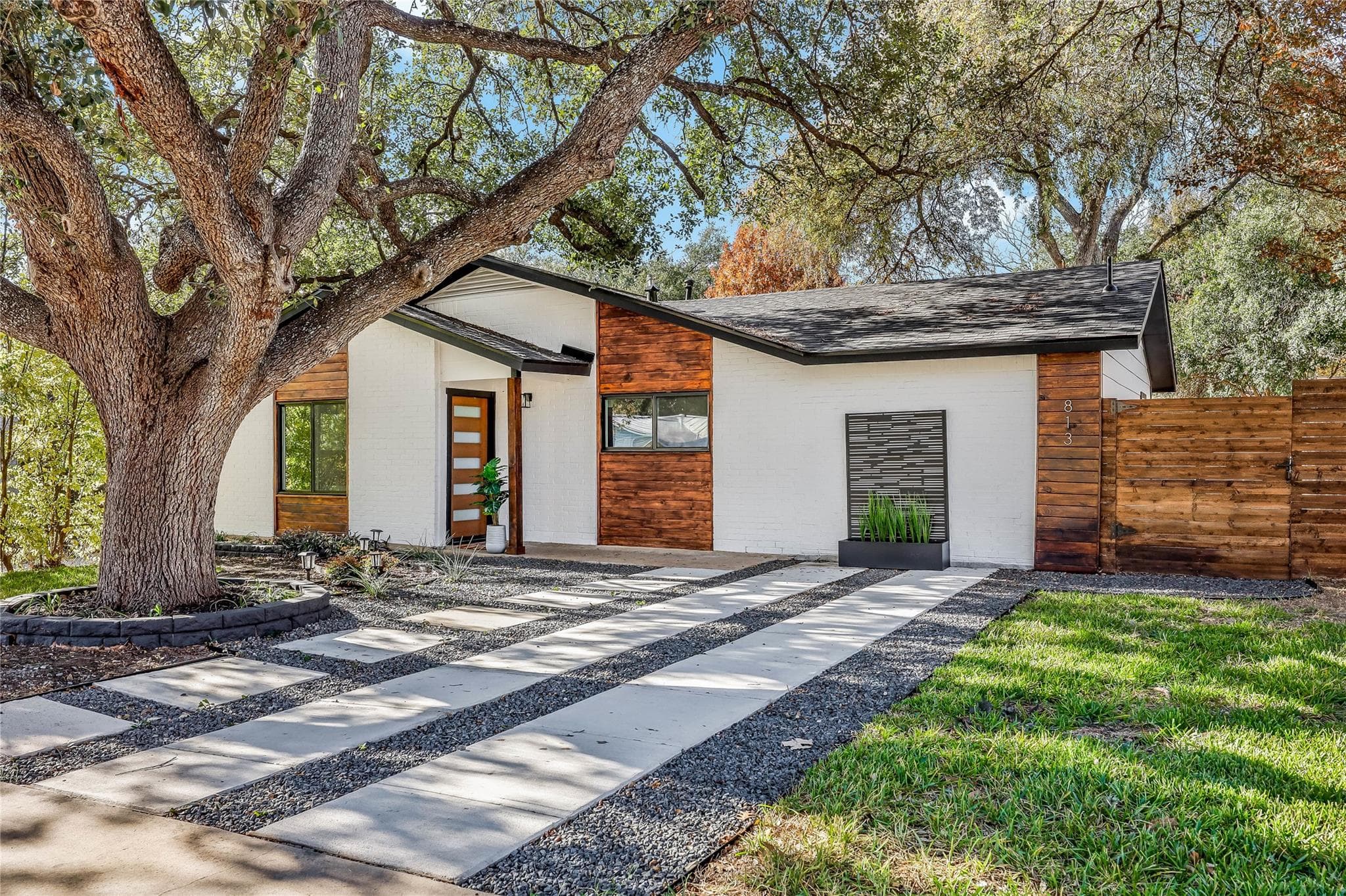 813 Cardiff Dr