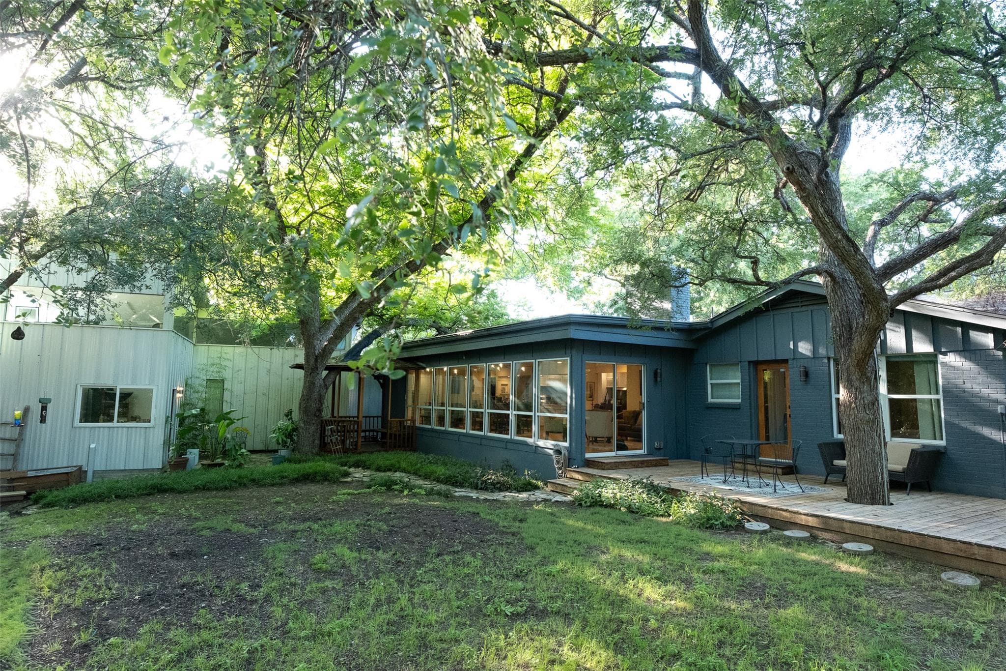 2405 Stevens Cv