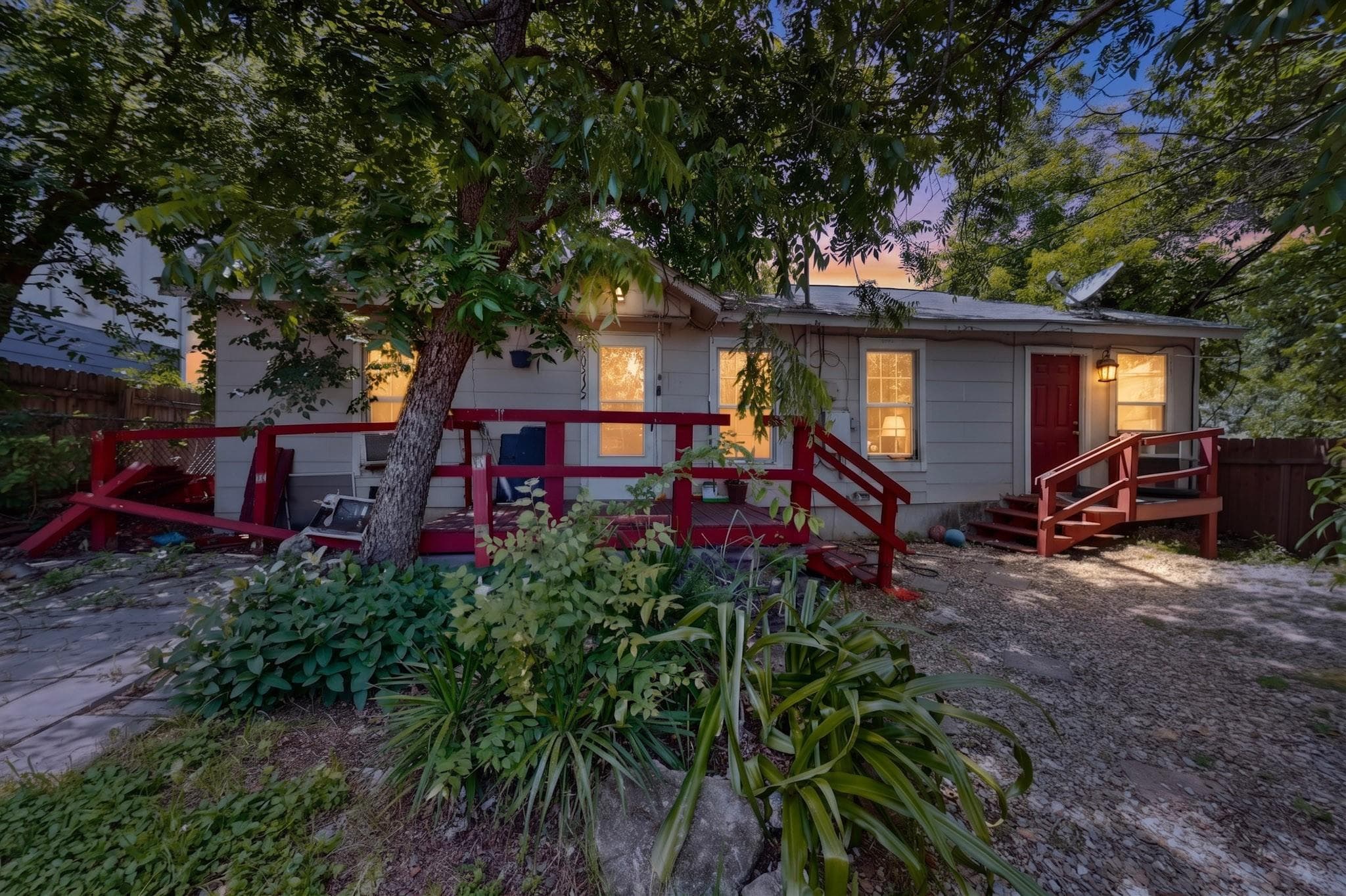 1302 1/2 WALNUT Ave E #2
