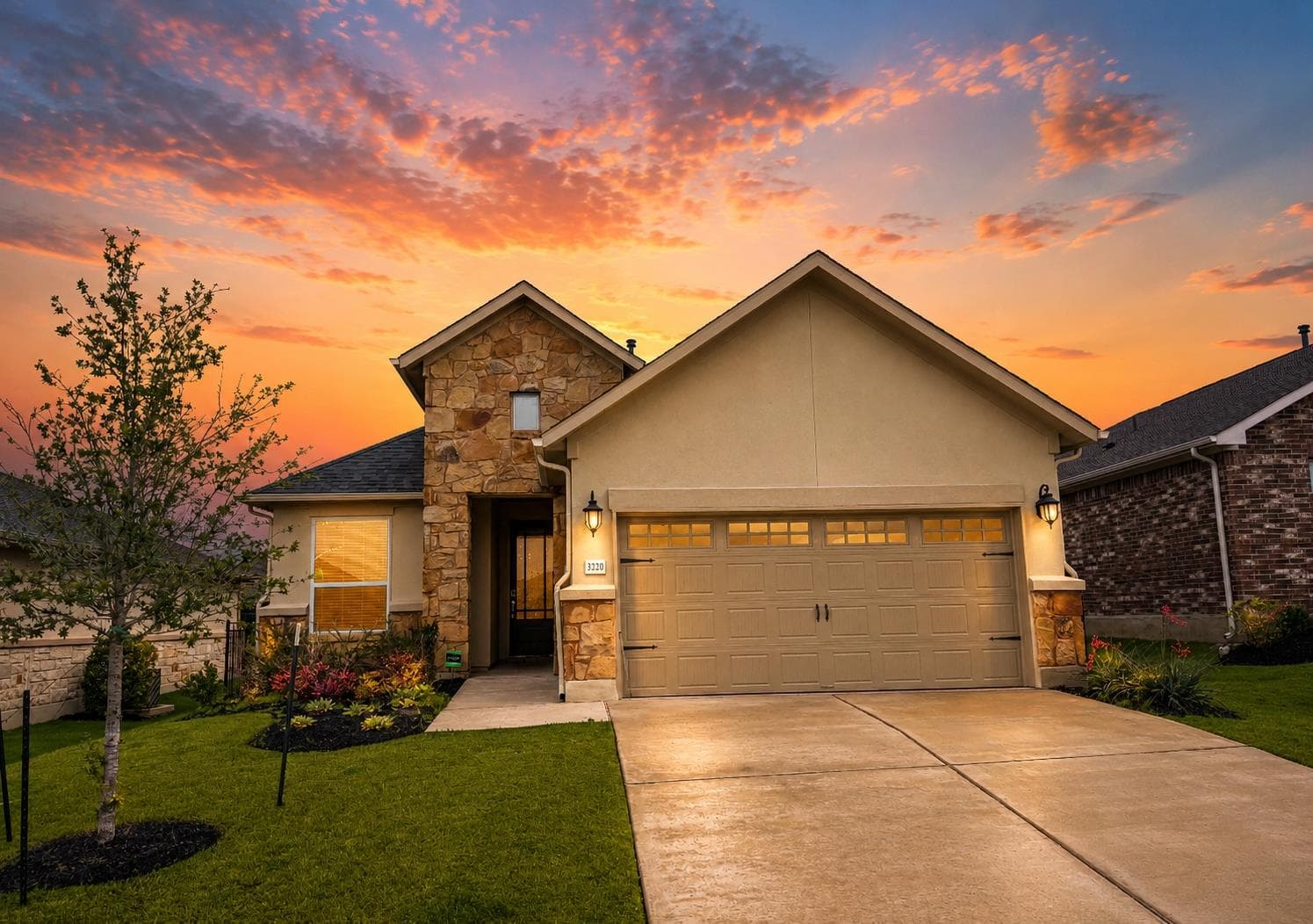 3220 Drago Dr