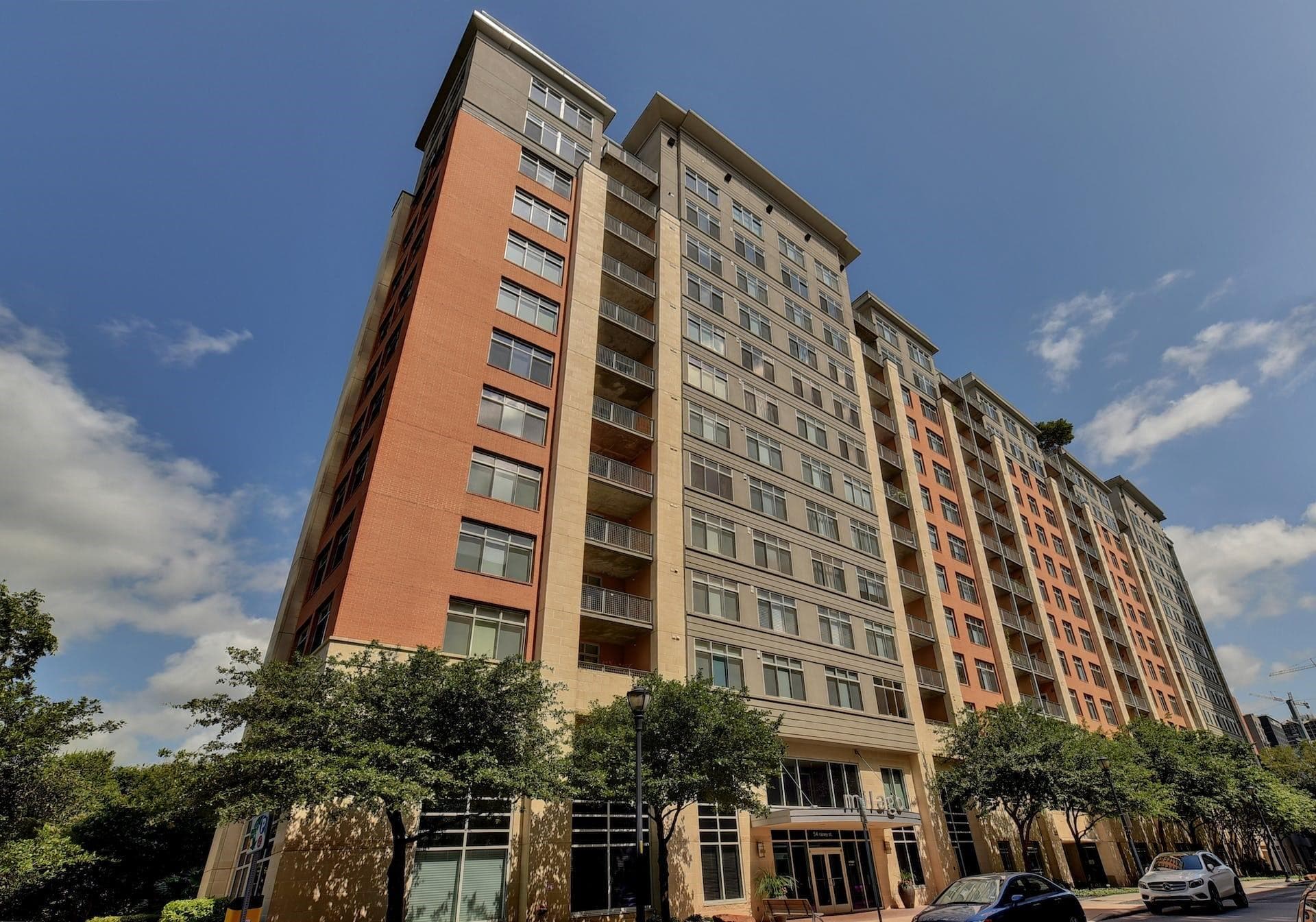54 Rainey St #512