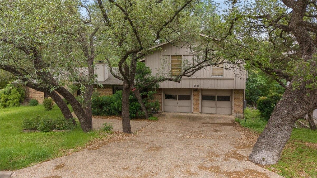 6307 Shadow Valley Dr