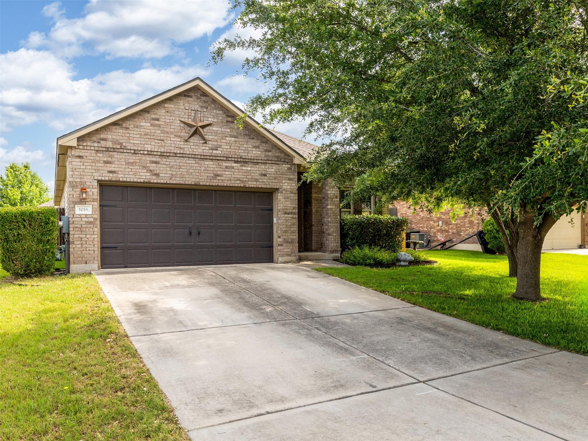 1016 Hondo Ln