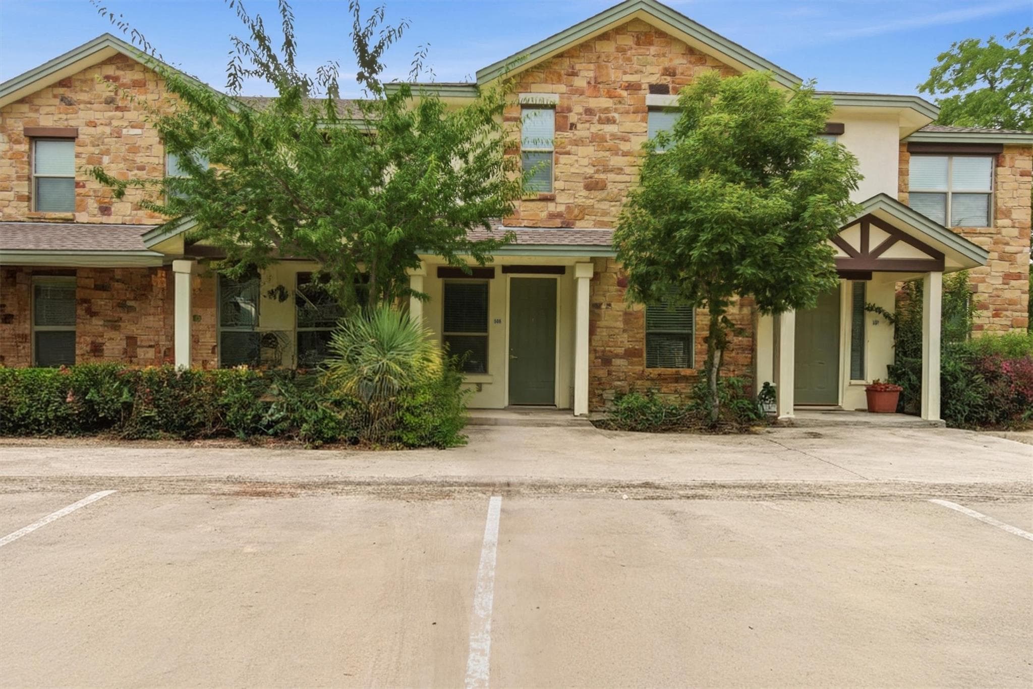 179 S Holly St #506