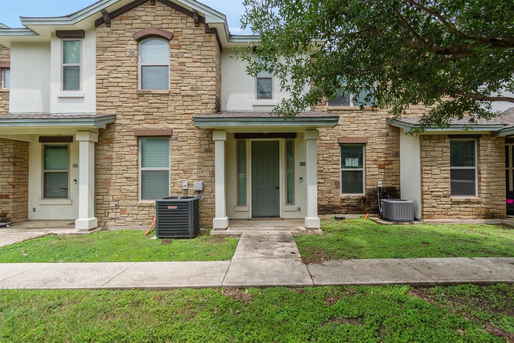 179 S Holly St #102