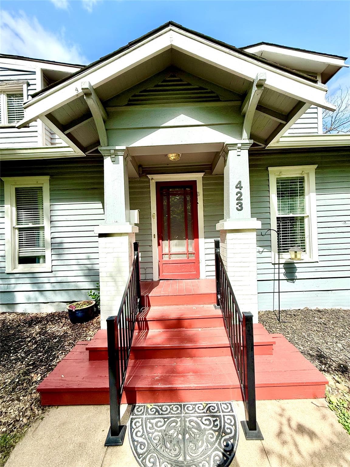 423 S Main St
