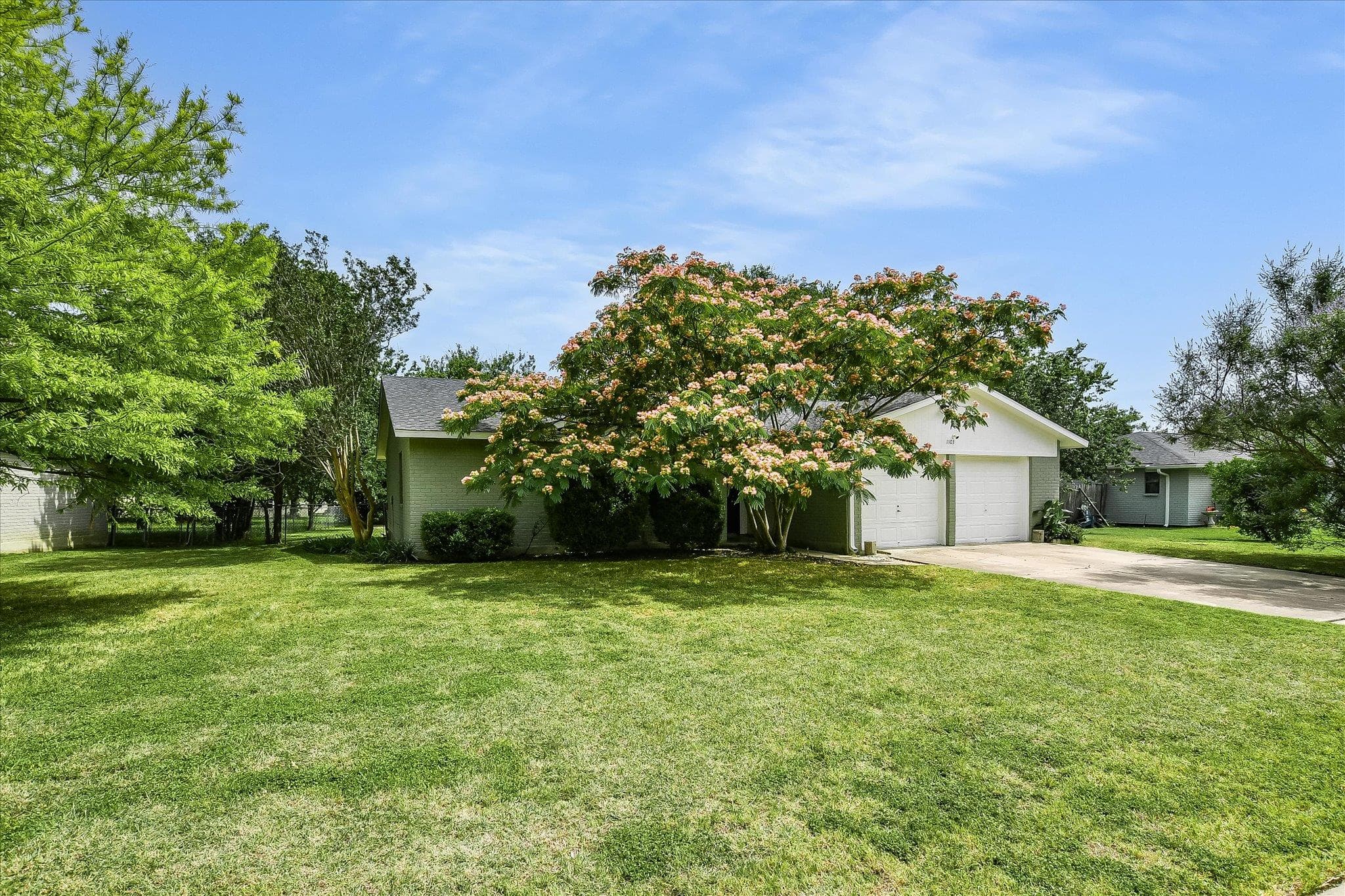 1103 Green Meadow Dr