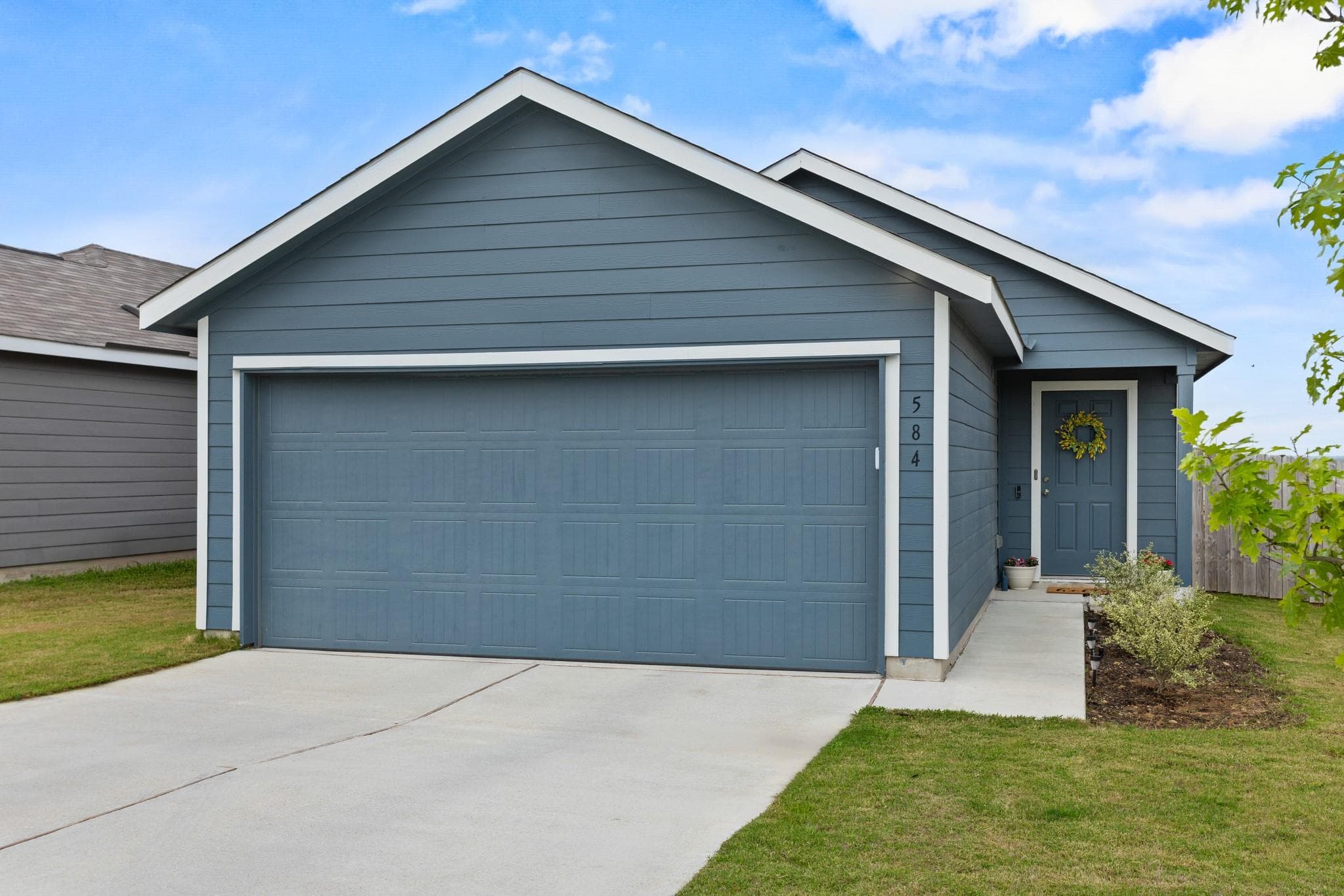 584 Commander Abbott Dr