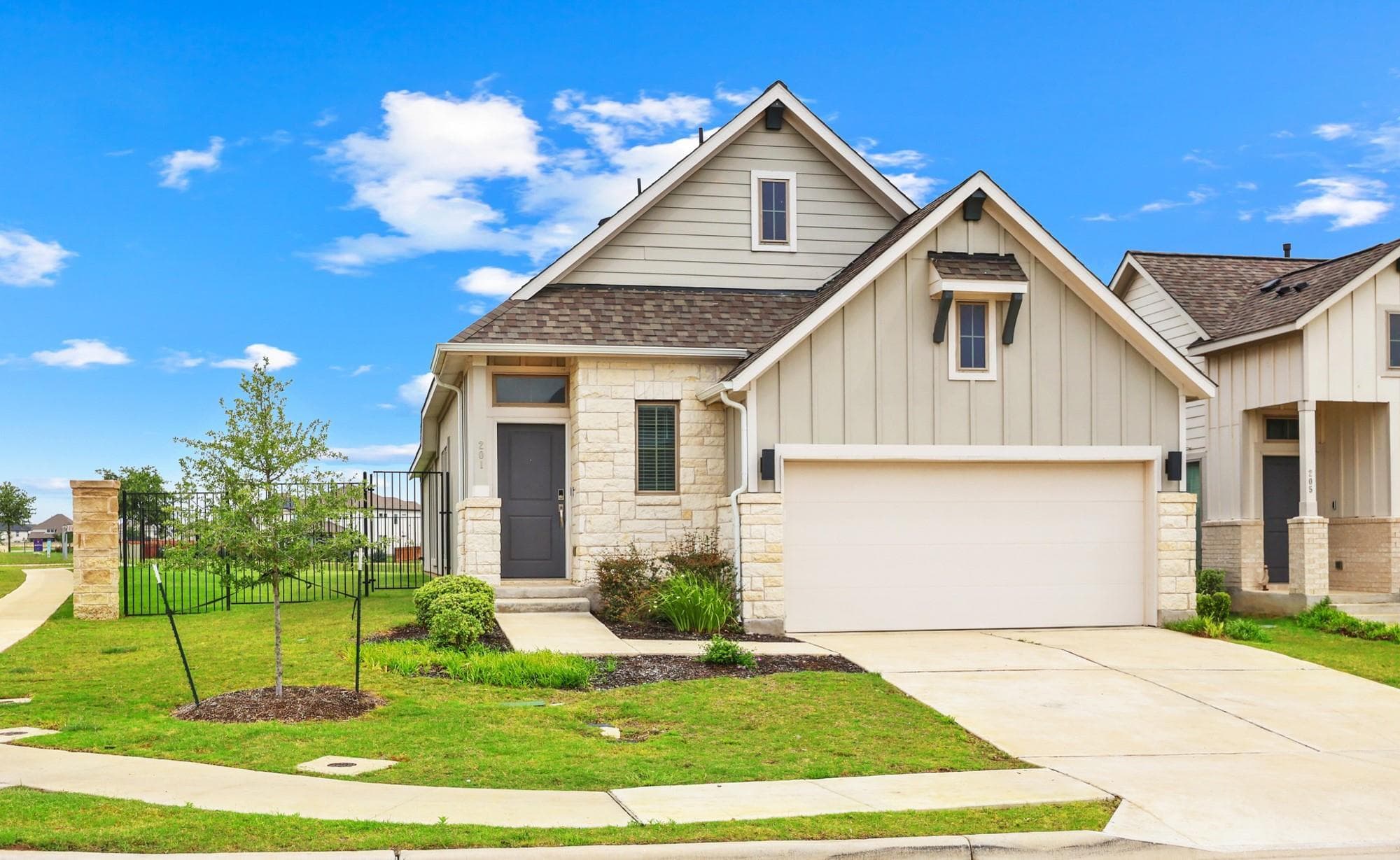 201 Banyon Dr