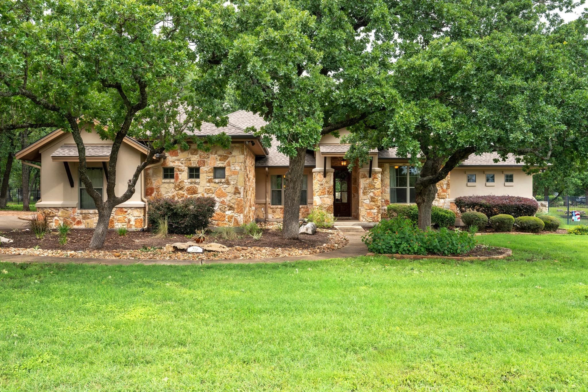 216 Independence Dr