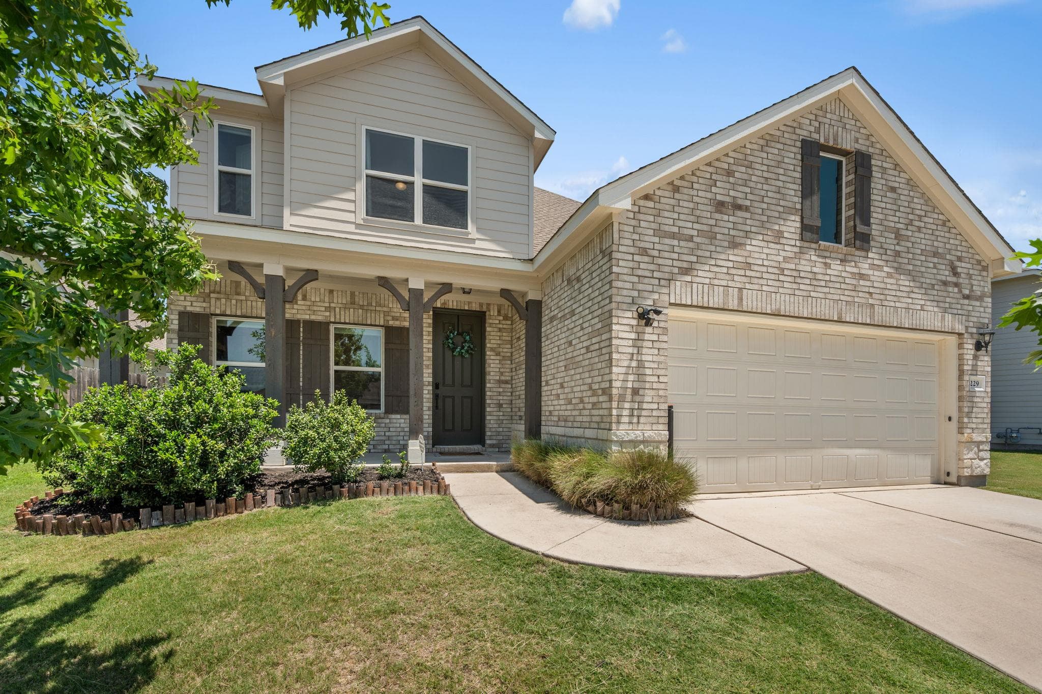 229 Long Canyon Ln