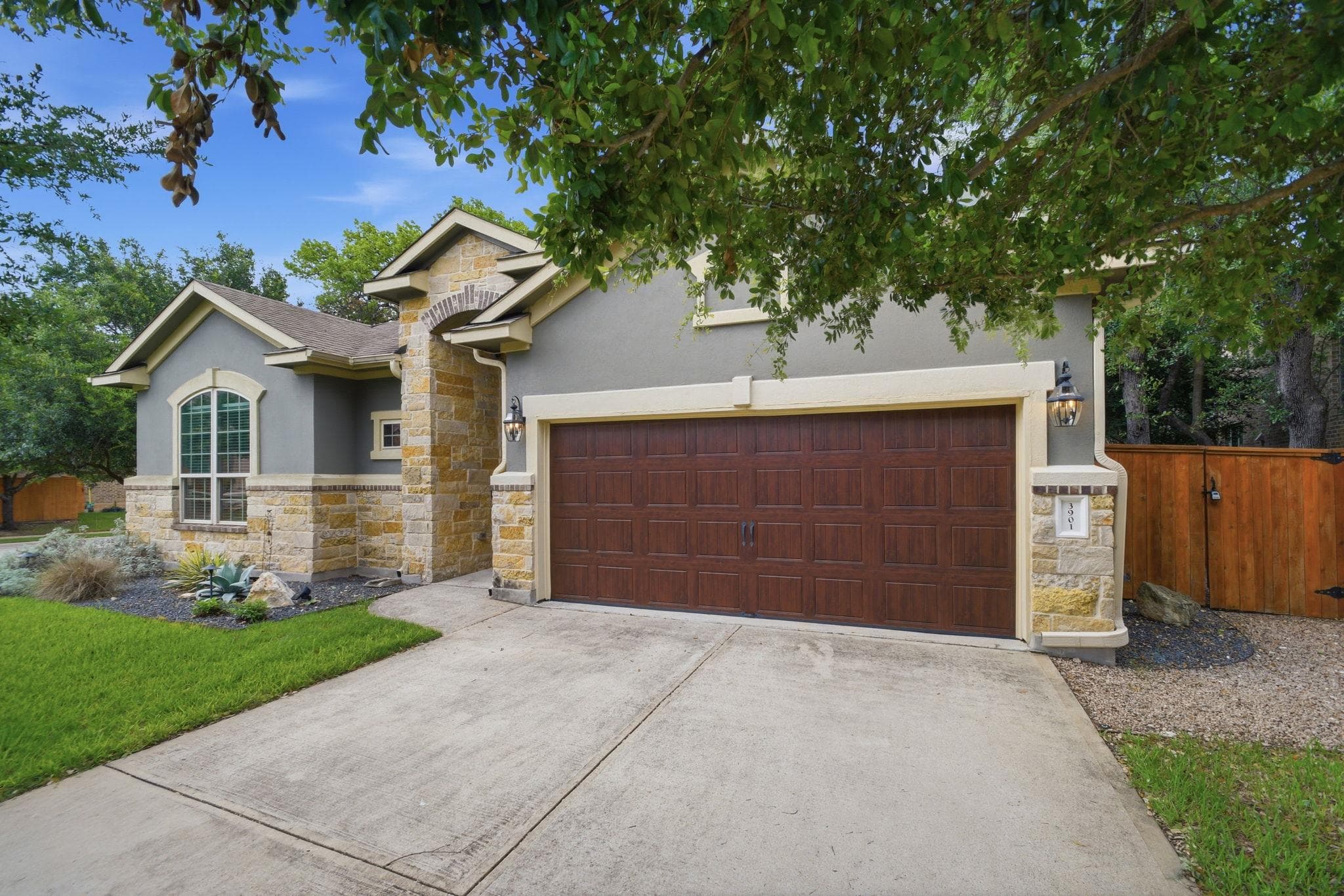 3901 Sansome Ln
