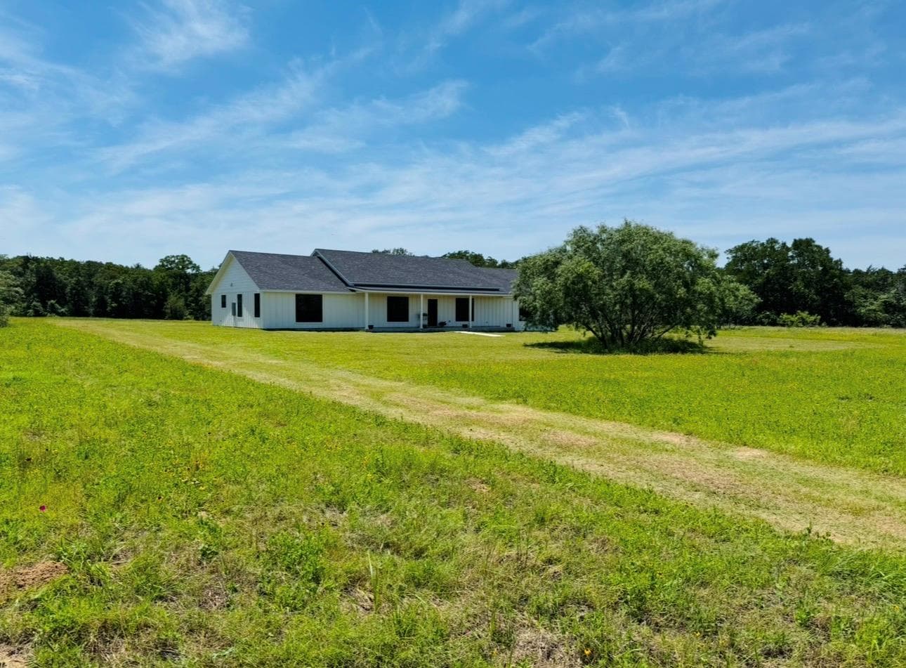 1294 Private Road 7037 None