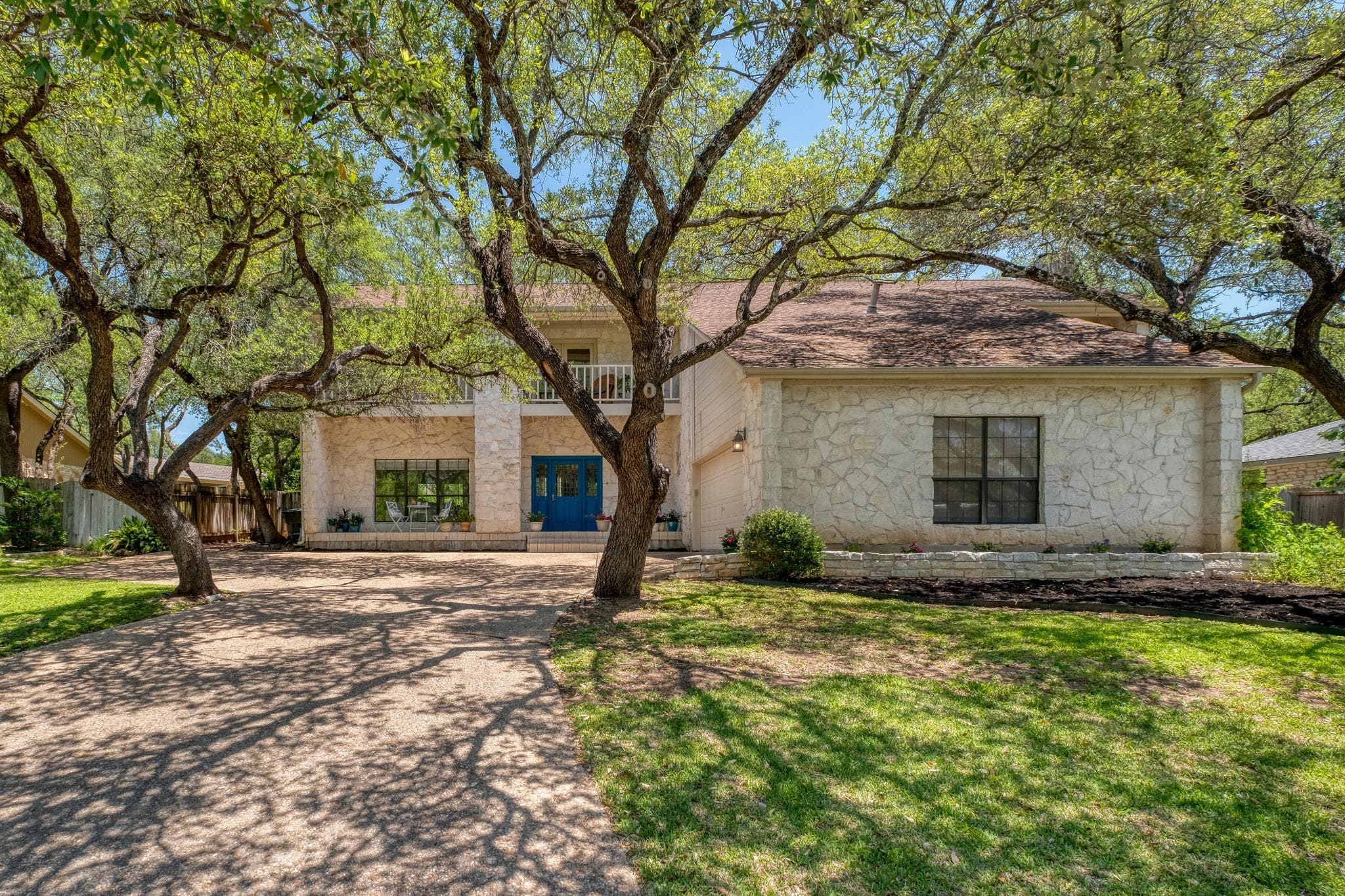 202 RIDGEWOOD Dr