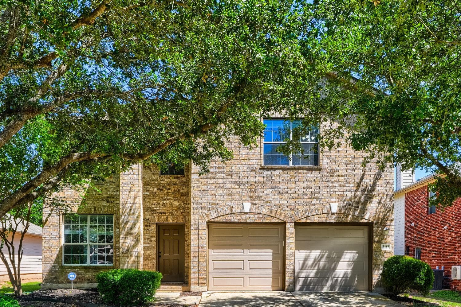 243 Covent Dr