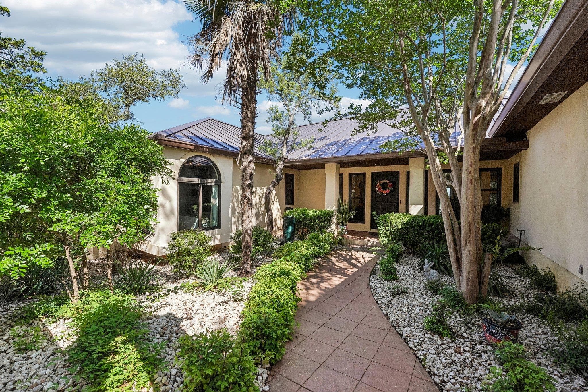 100 MESA Dr