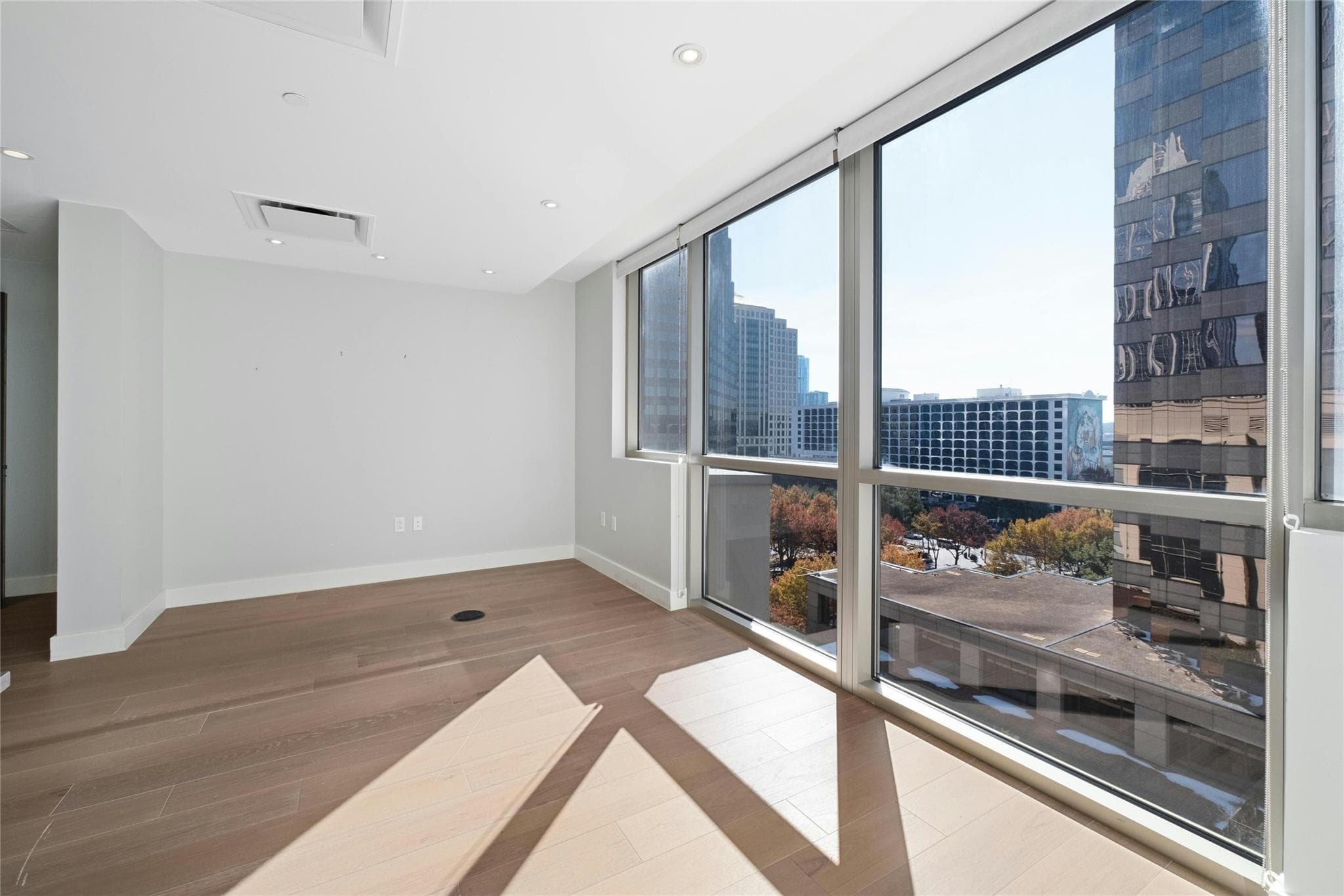 200 Congress Ave #903