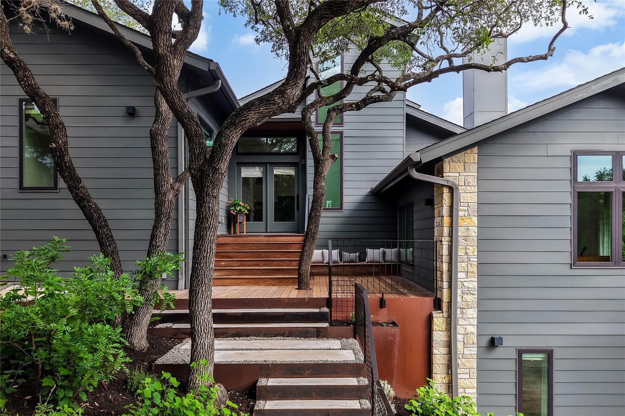 5801 Valley Cir