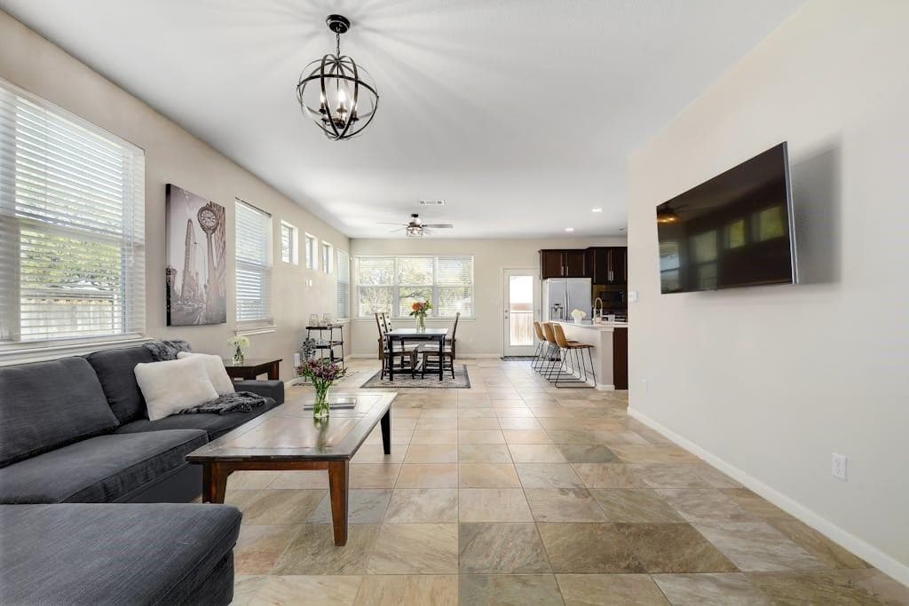 1332 Central Park Ct