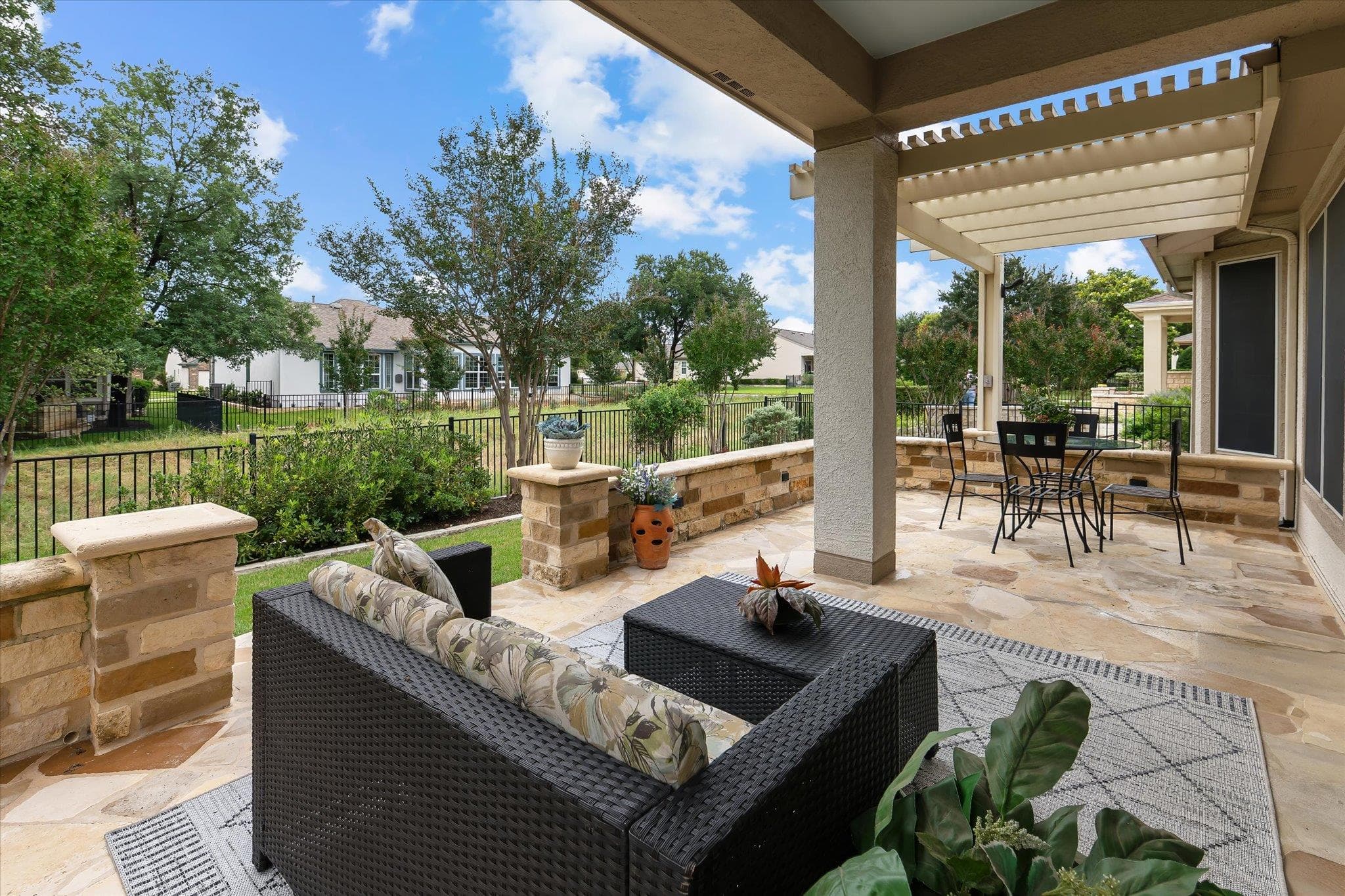 402 Deer Meadow Cir