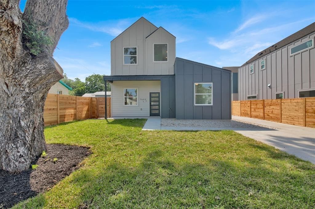 7603 Carver Ave #1B