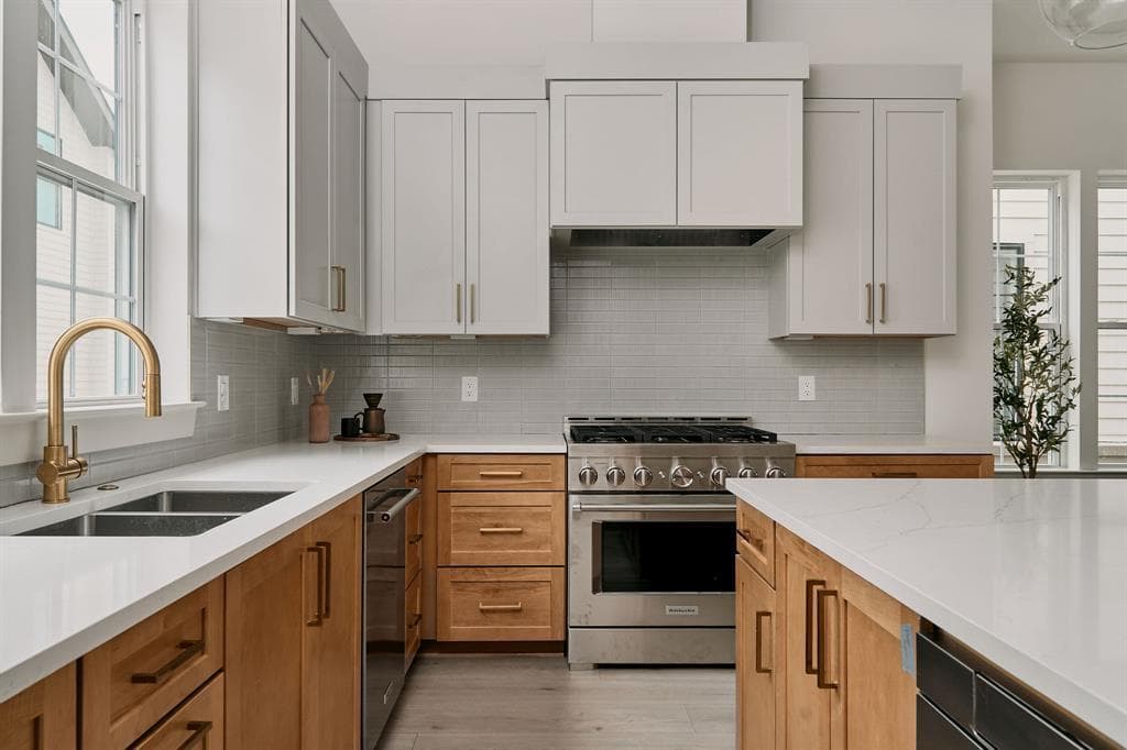 2209 Woodland Ave #203