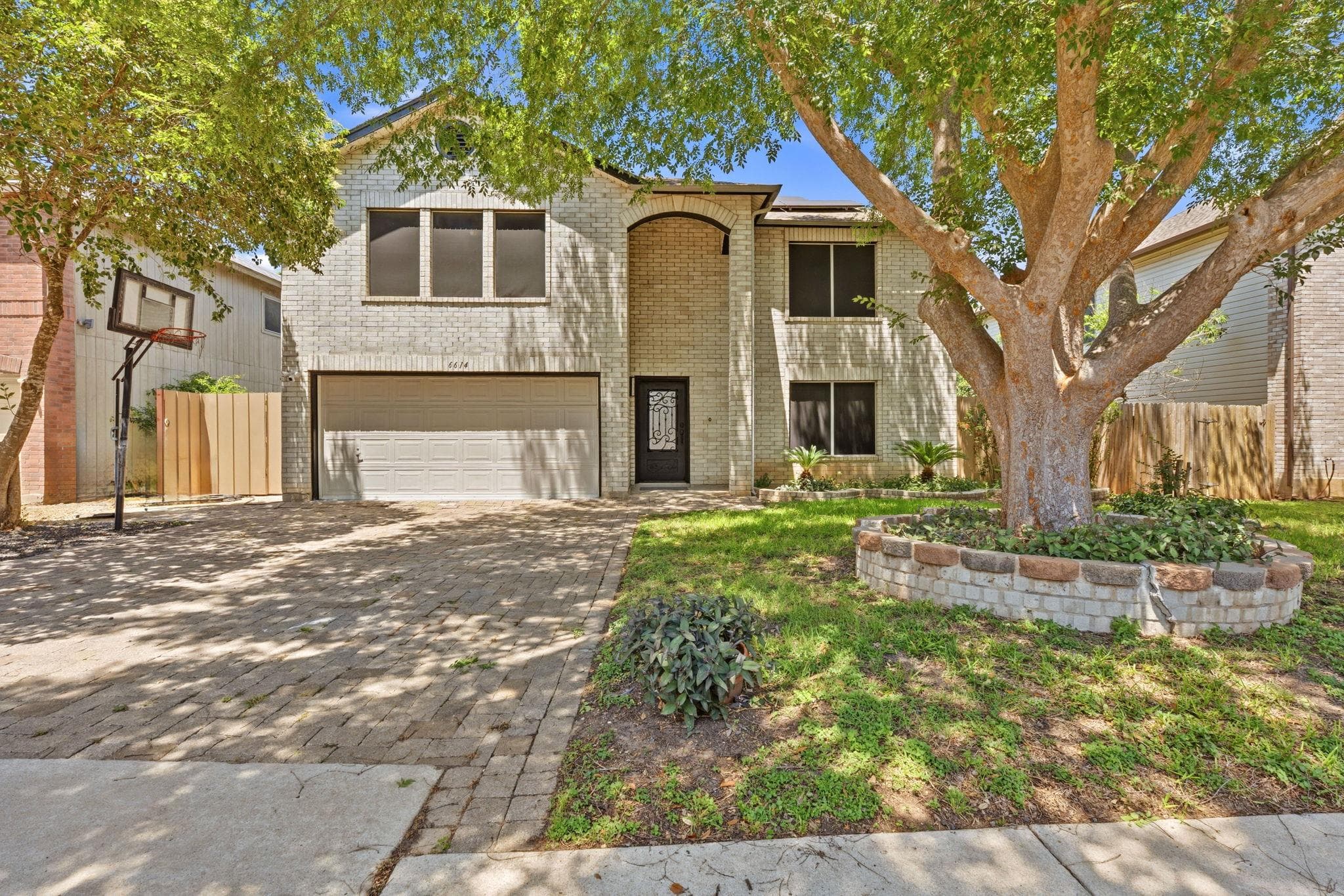 6614 Roseborough Dr