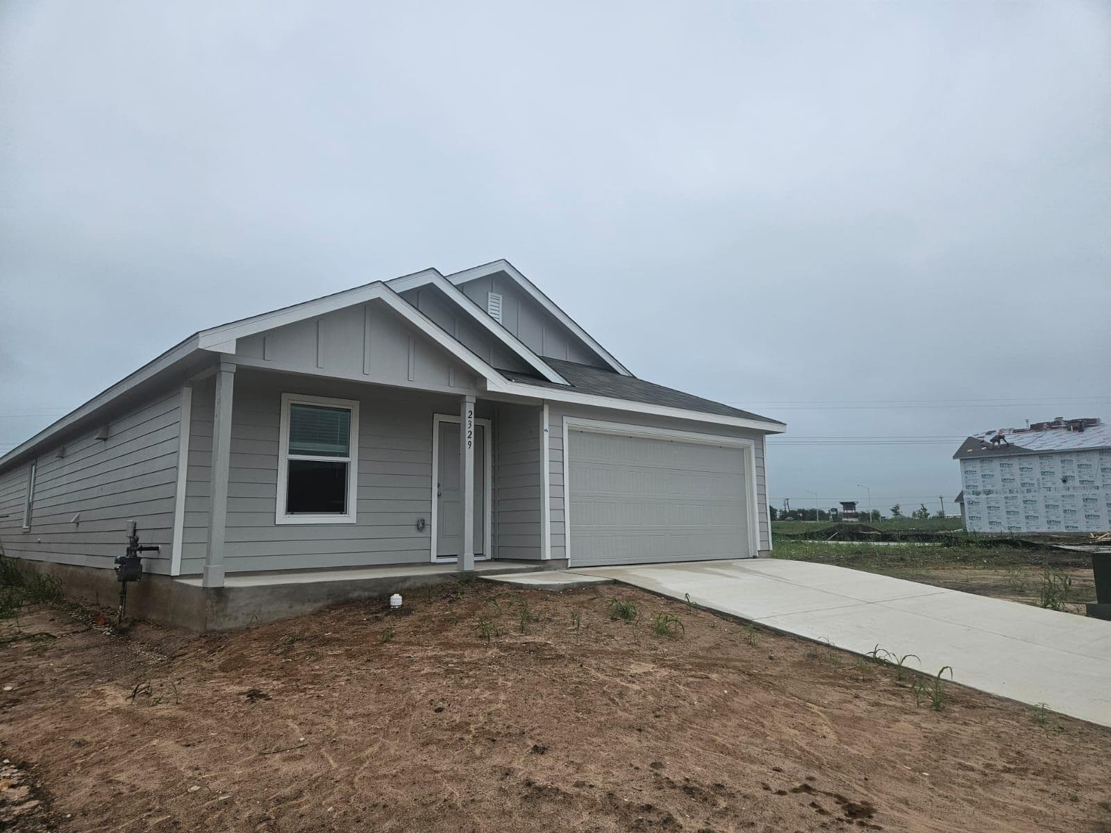 2329 Silvercloud Dr