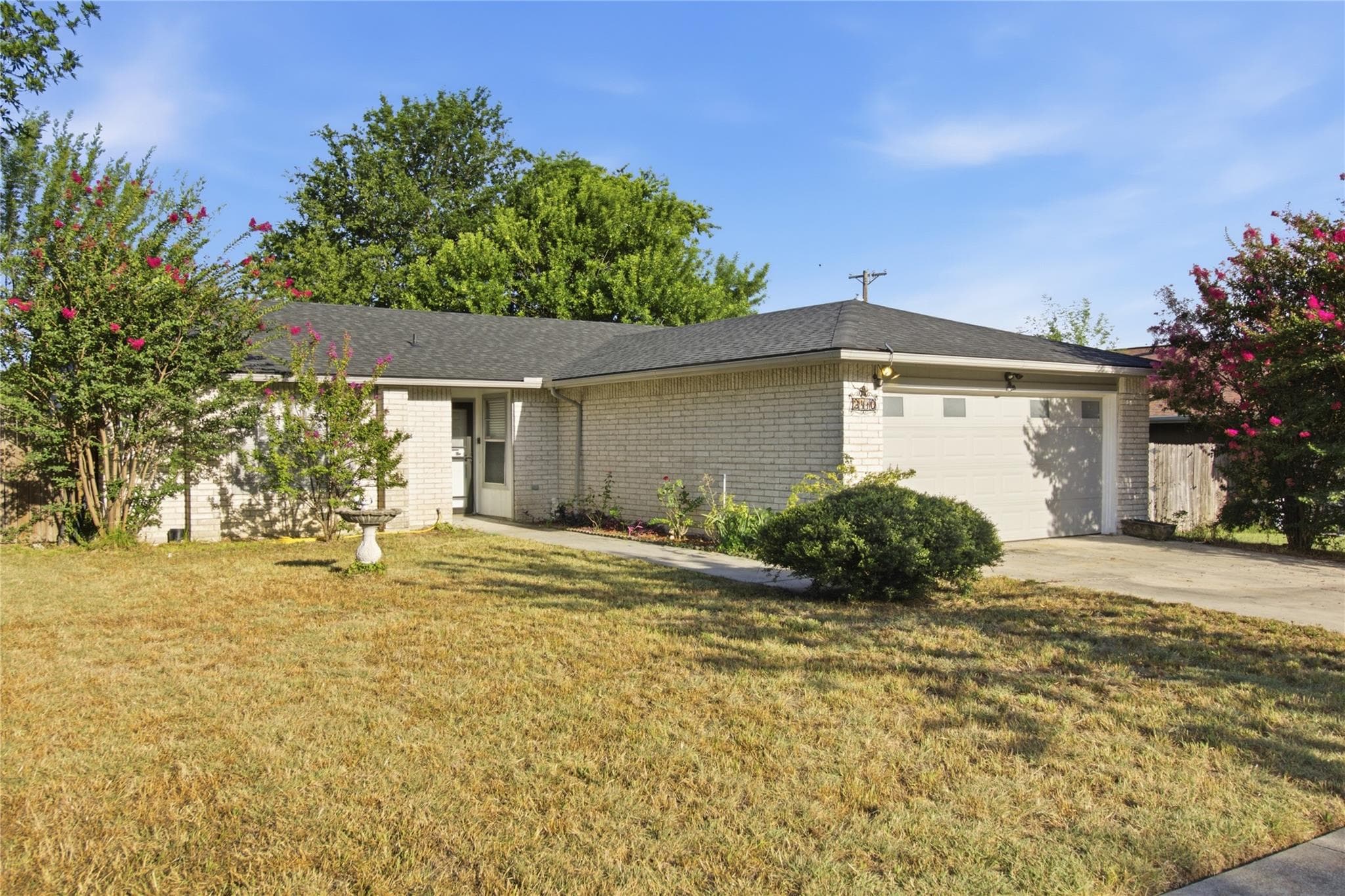 2410 Buttercup Cir