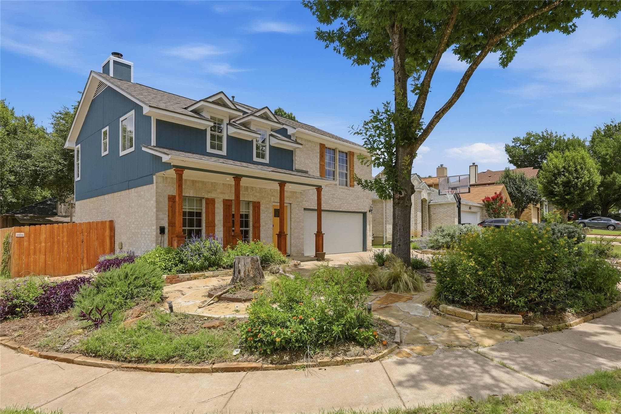2424 Roundabout Ln