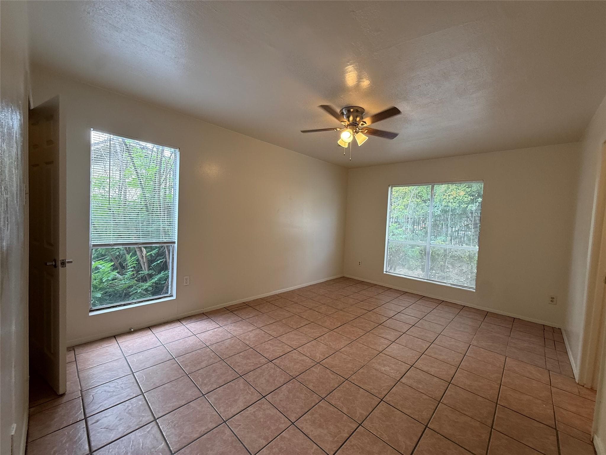 1109 Village Green Dr