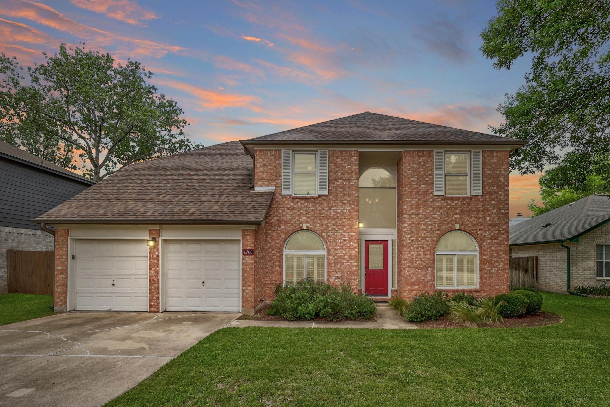 1200 Mountain View Dr