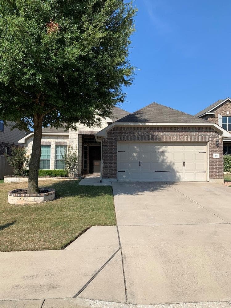 211 Animas Dr