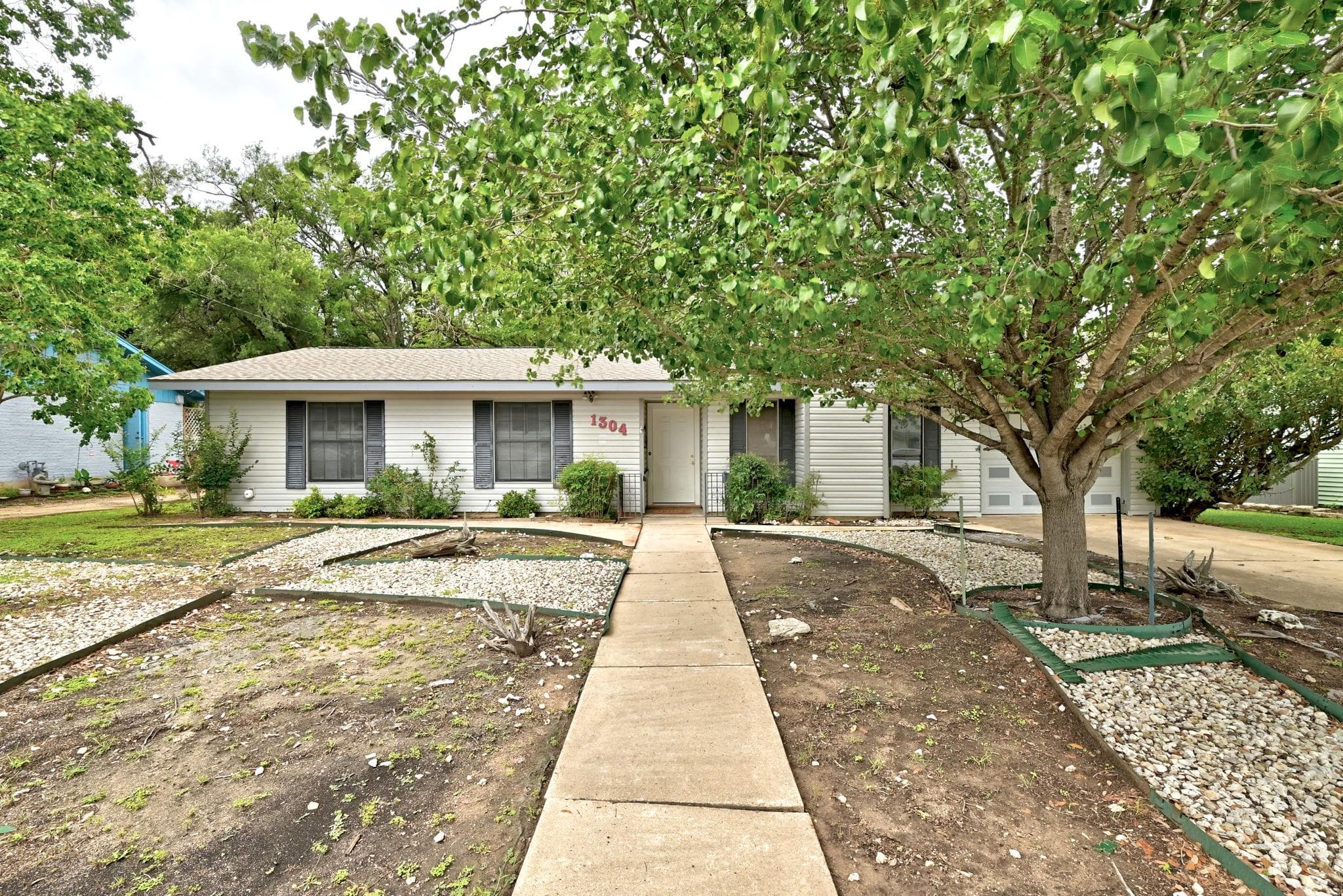 1304 Harrison Ln