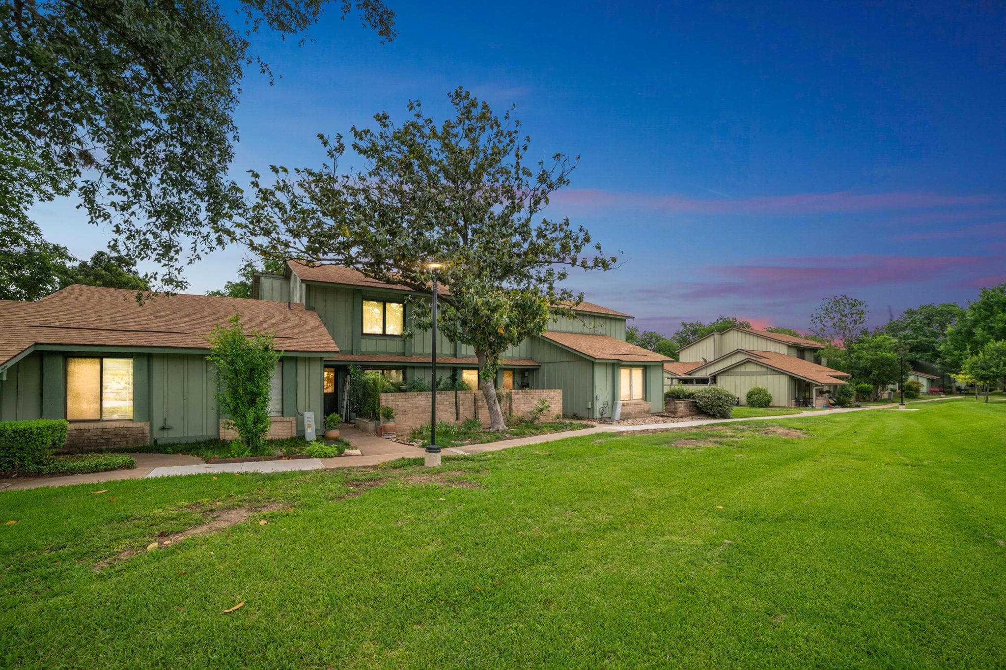5007 Fort Clark Dr