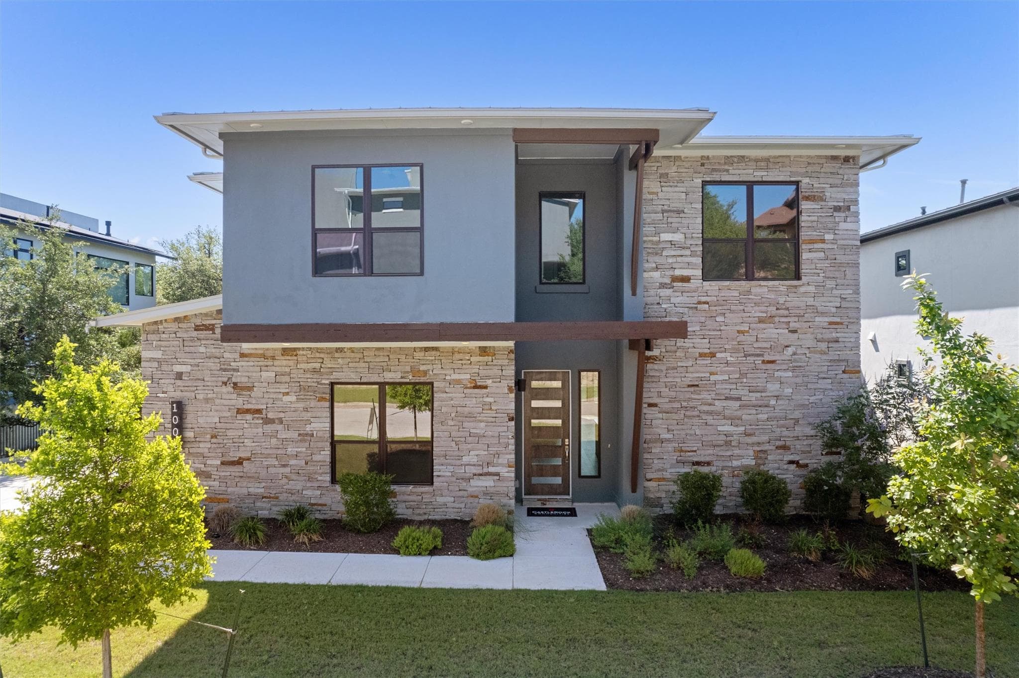 1002 Barrie Dr