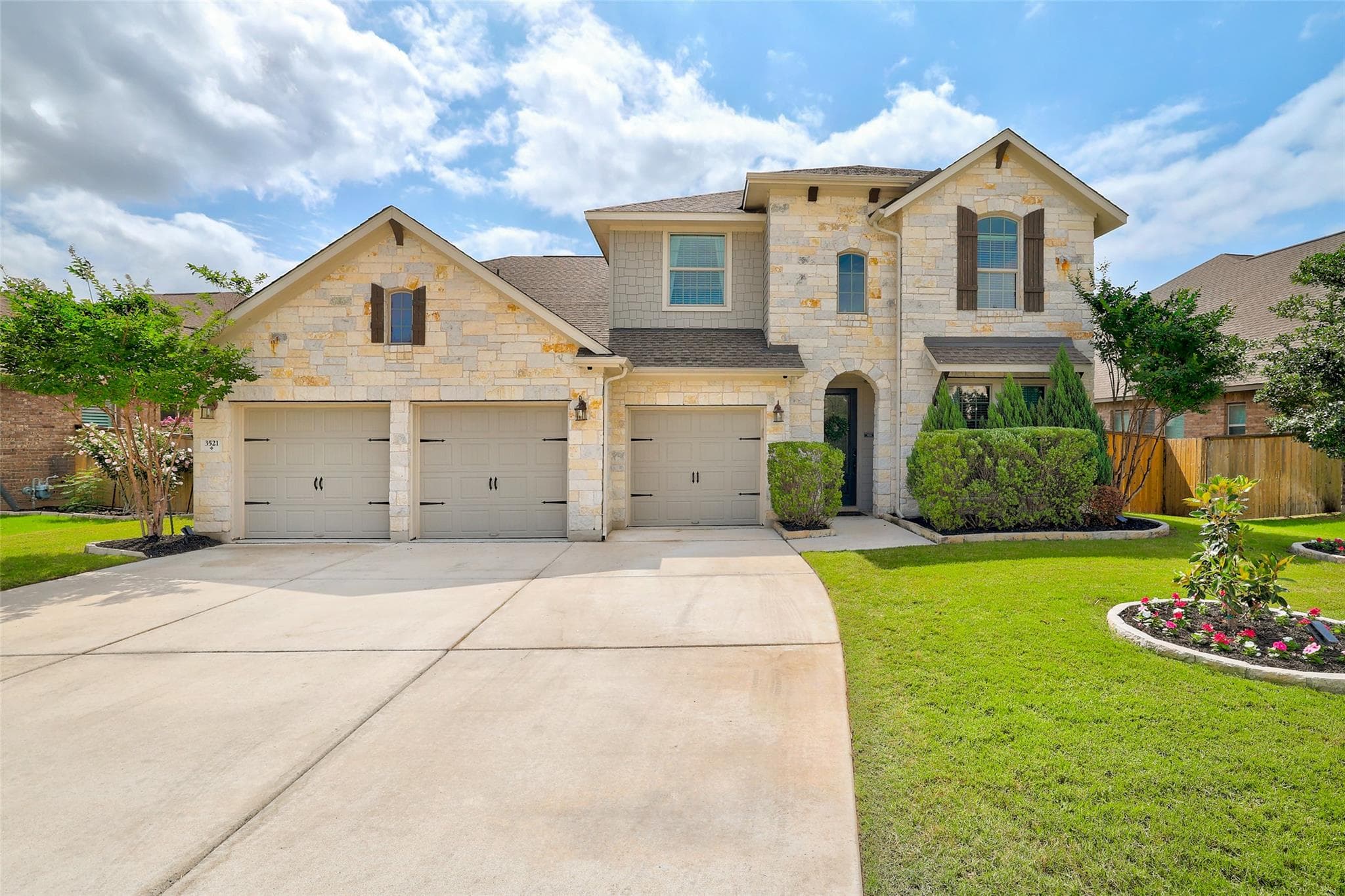 3521 PONCE DE LEON Pass