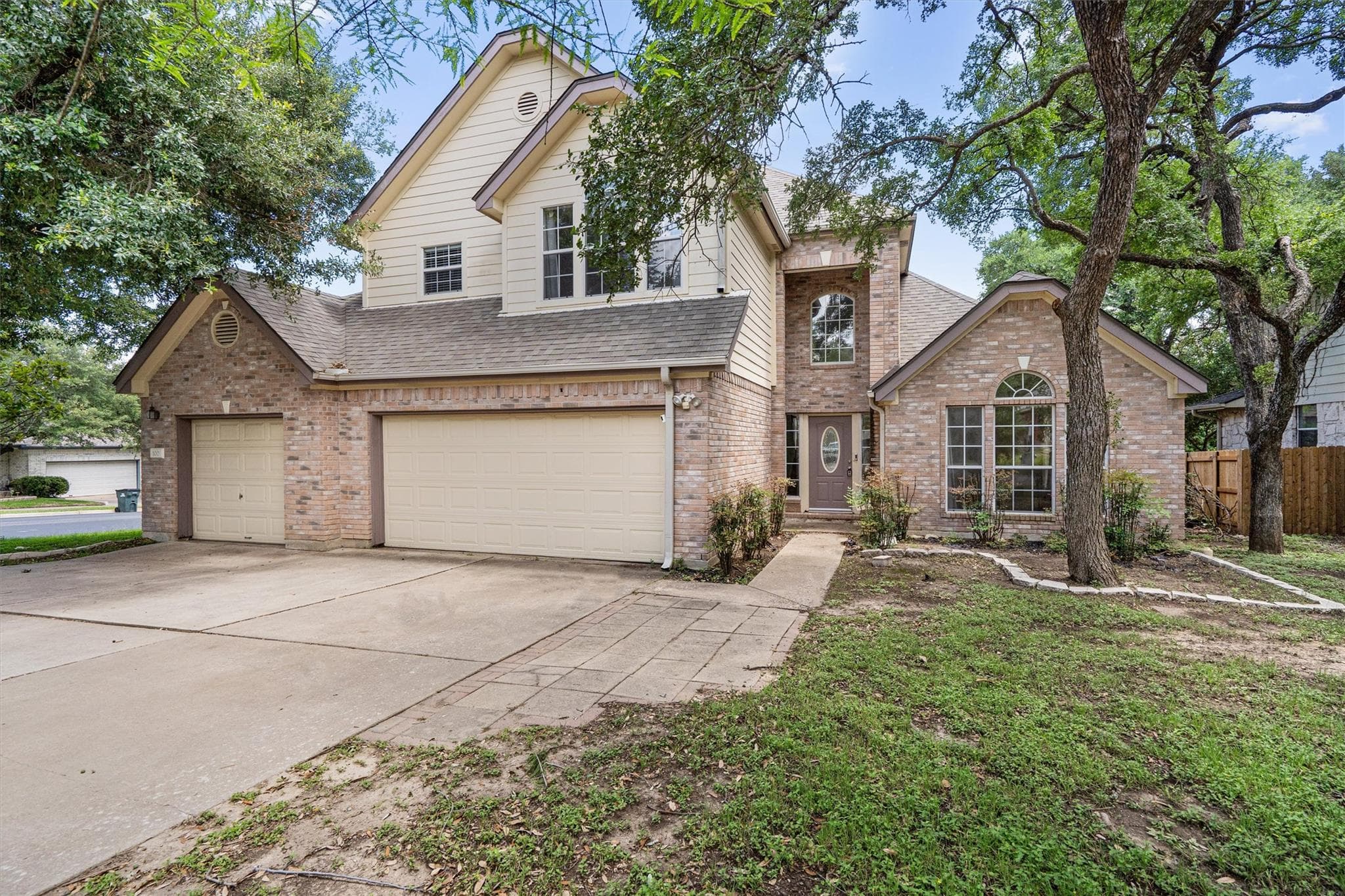 100 Parque Cir