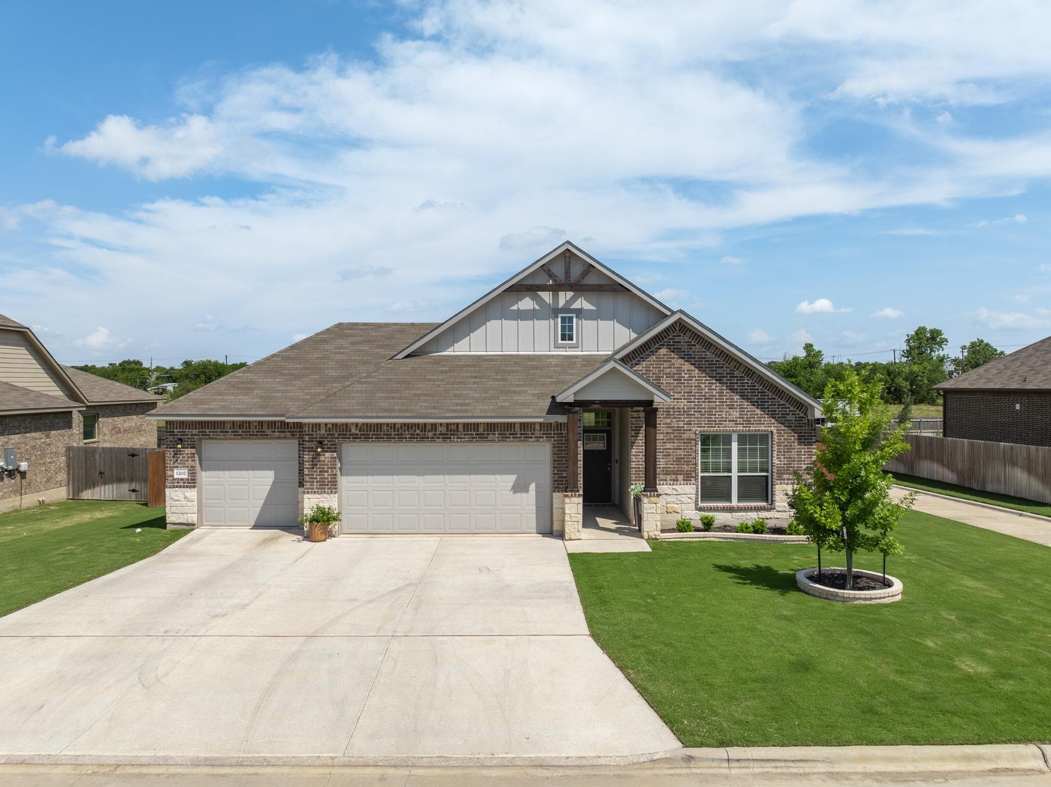 1202 Carnaby Dr
