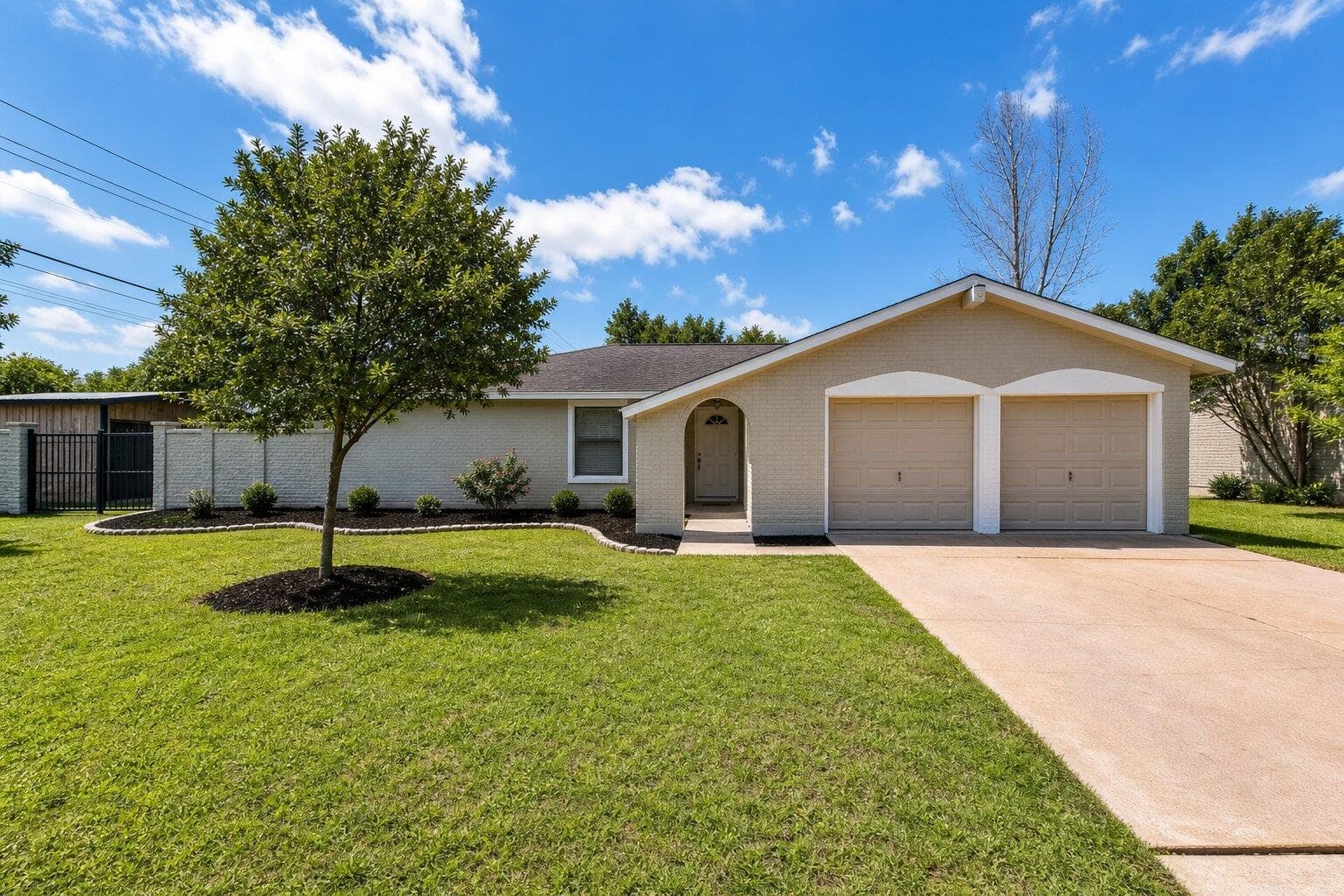 1105 Green Meadow Dr