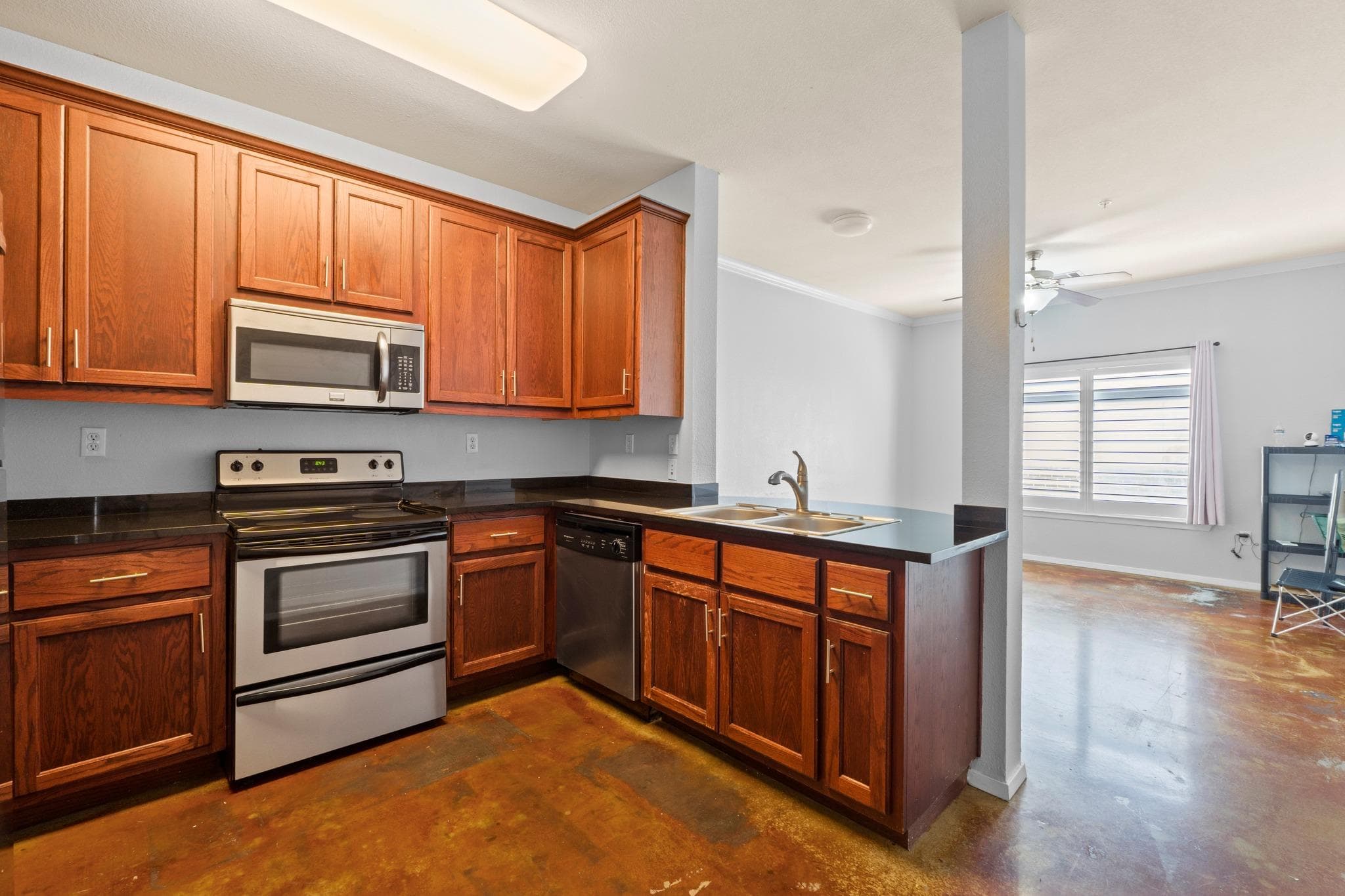 910 W 25th St #209